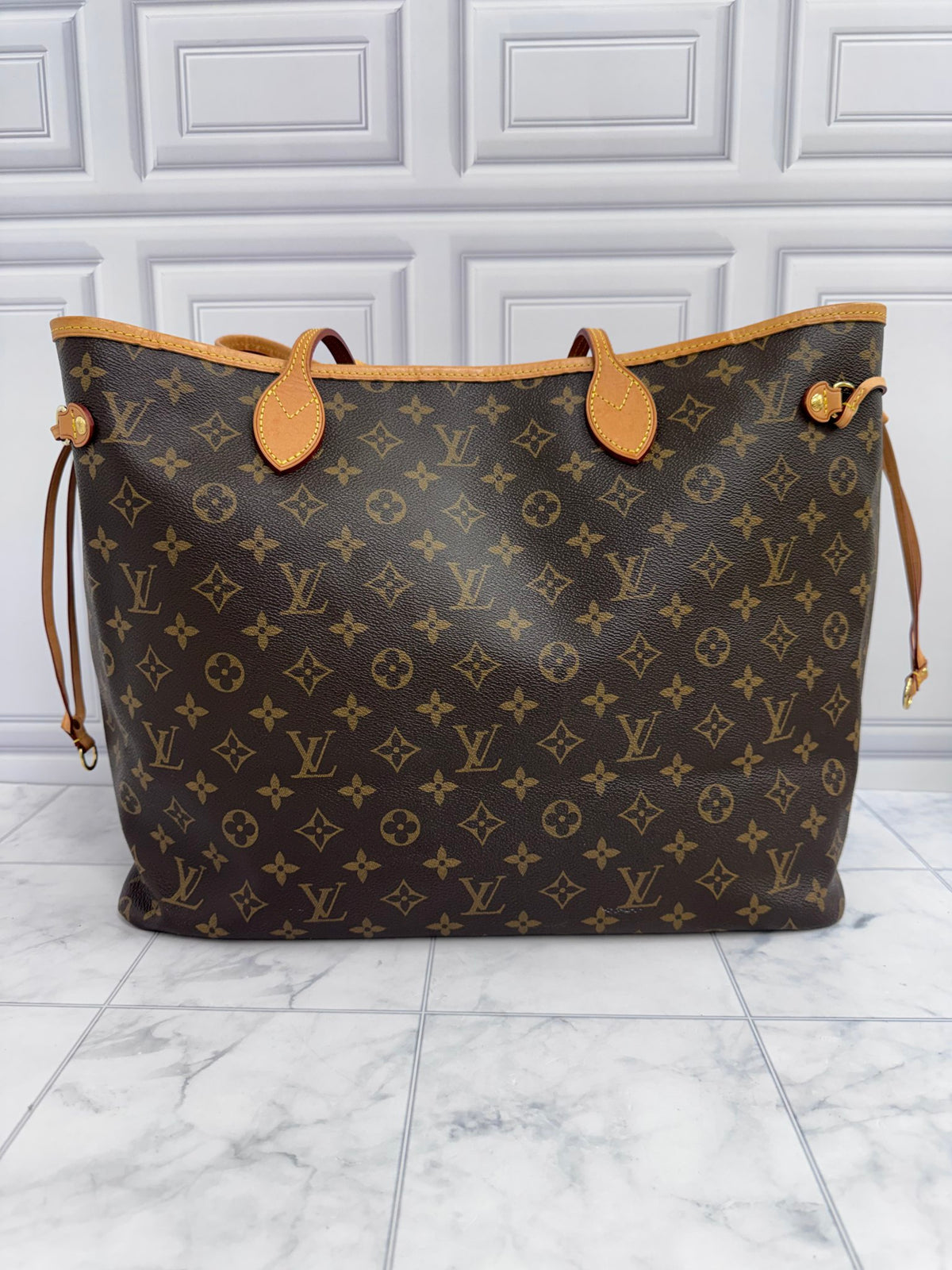 Louis Vuitton Monogram Neverfull Tote Bag GM