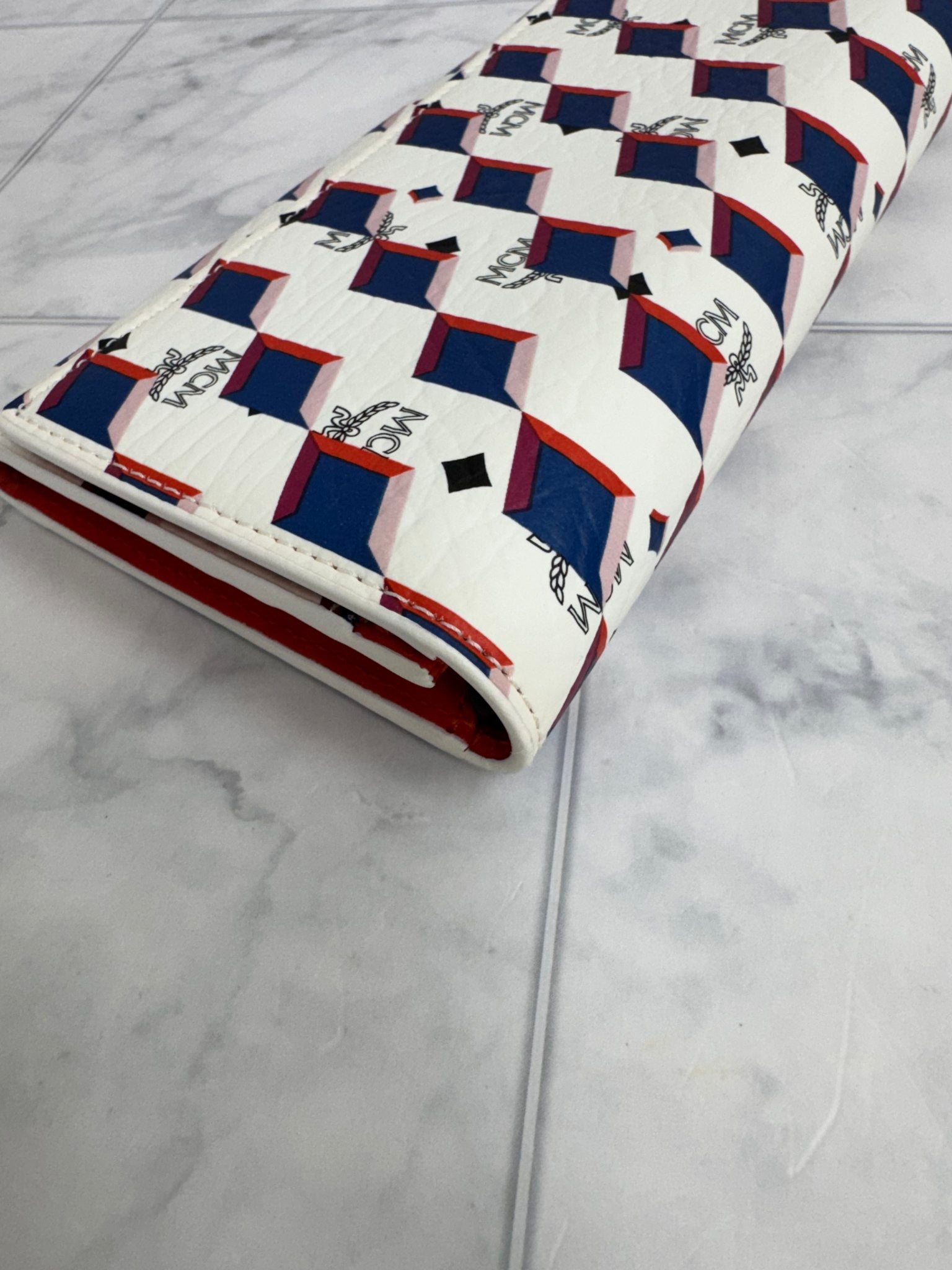 MCM White Visetos Leather Multicolor Diamond Long Wallet