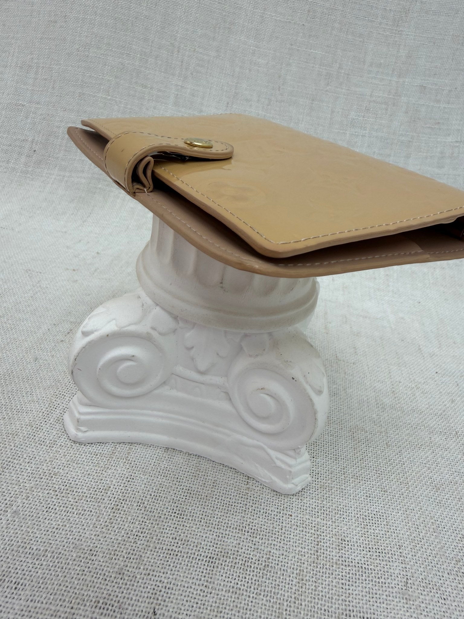 Louis Vuitton Beige Vernis Passport Agenda PM