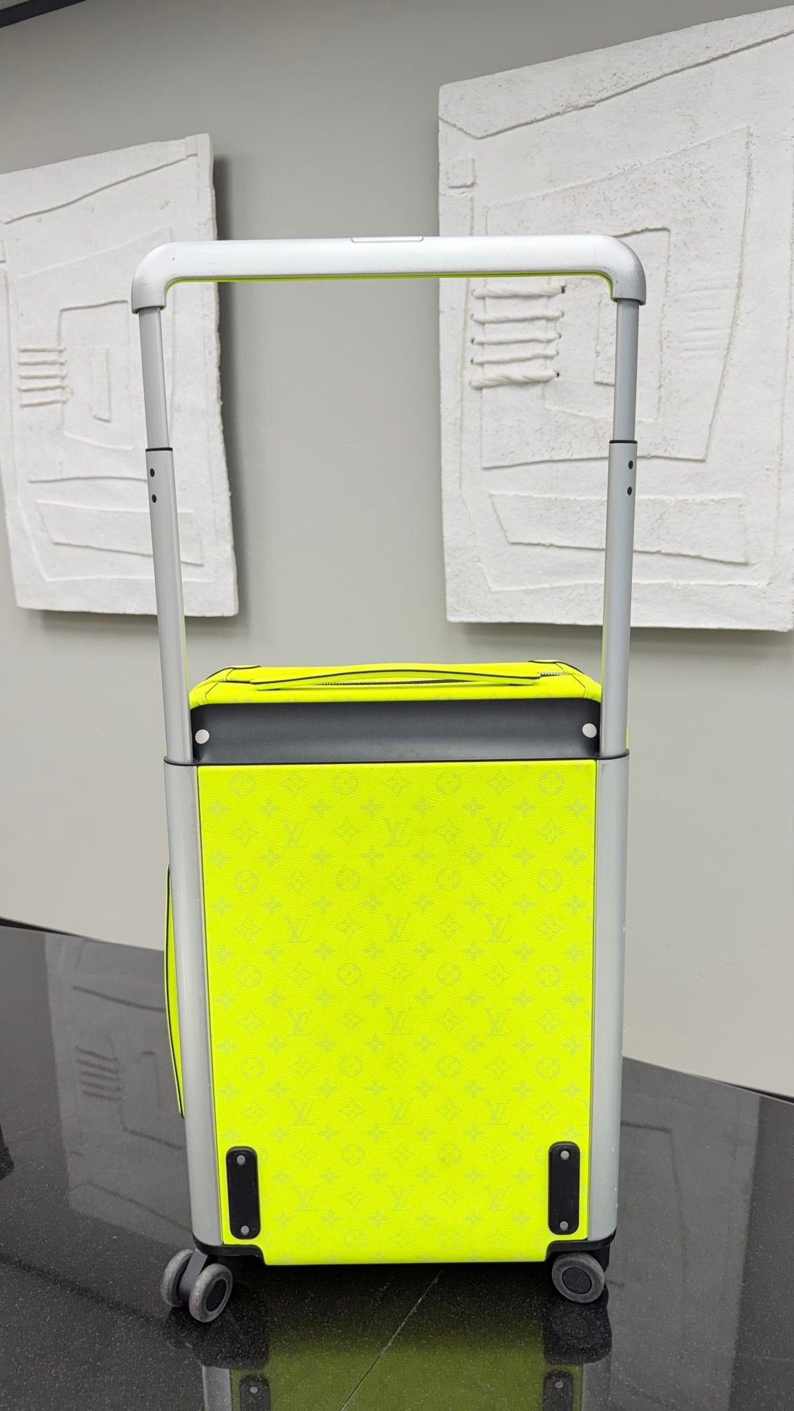 Louis Vuitton Neon Yellow Taiga Monogram Leather Horizon 55 Rolling Suitcase