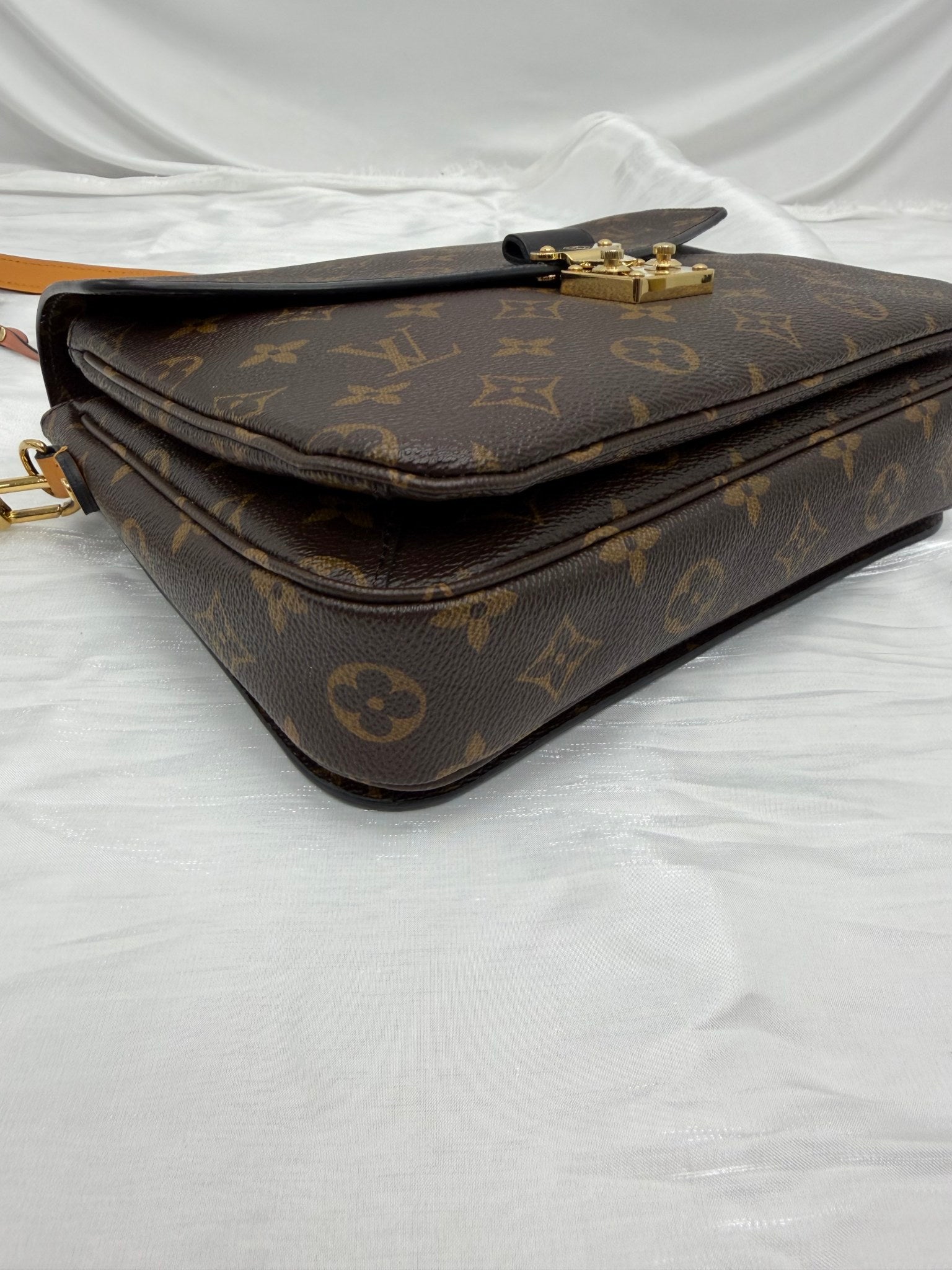 LIKE NEW- Louis Vuitton Monogram Braided Coquelicot Handle Pochette Metis Bag
