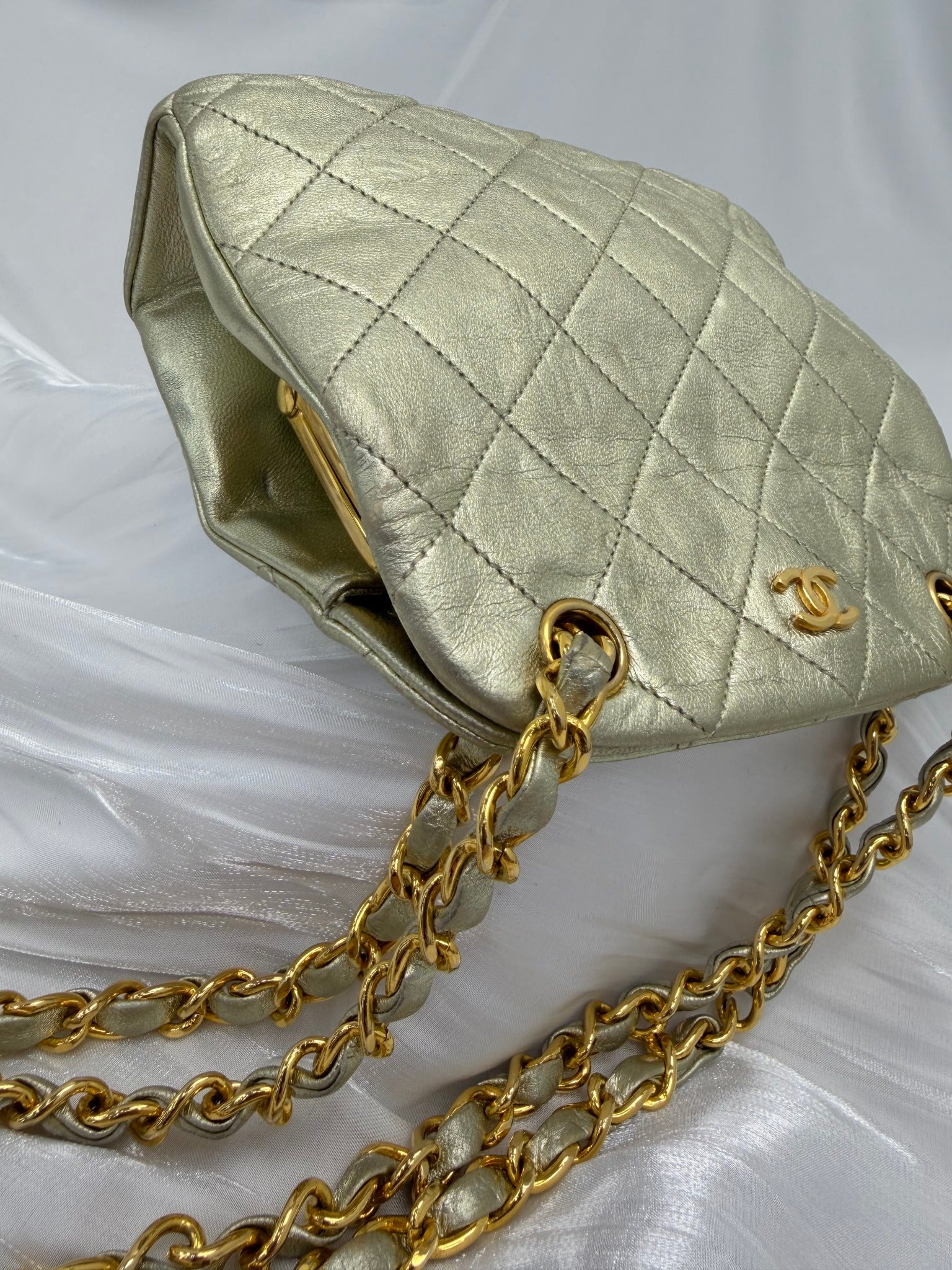 Chanel Vintage Gold Quilted Leather Kiss Lock Shoulder Bag