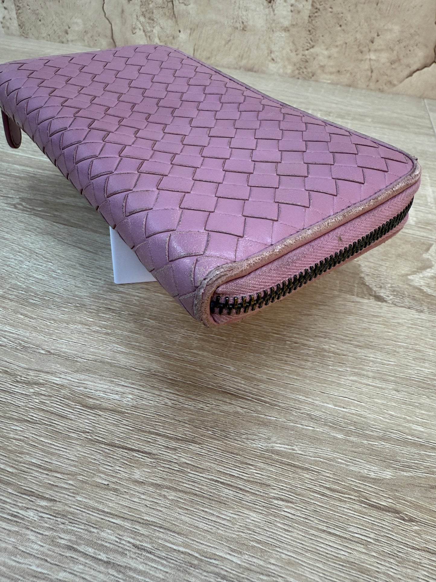 Bottega Veneta Mauve Intrecciato Leather Zippy Wallet