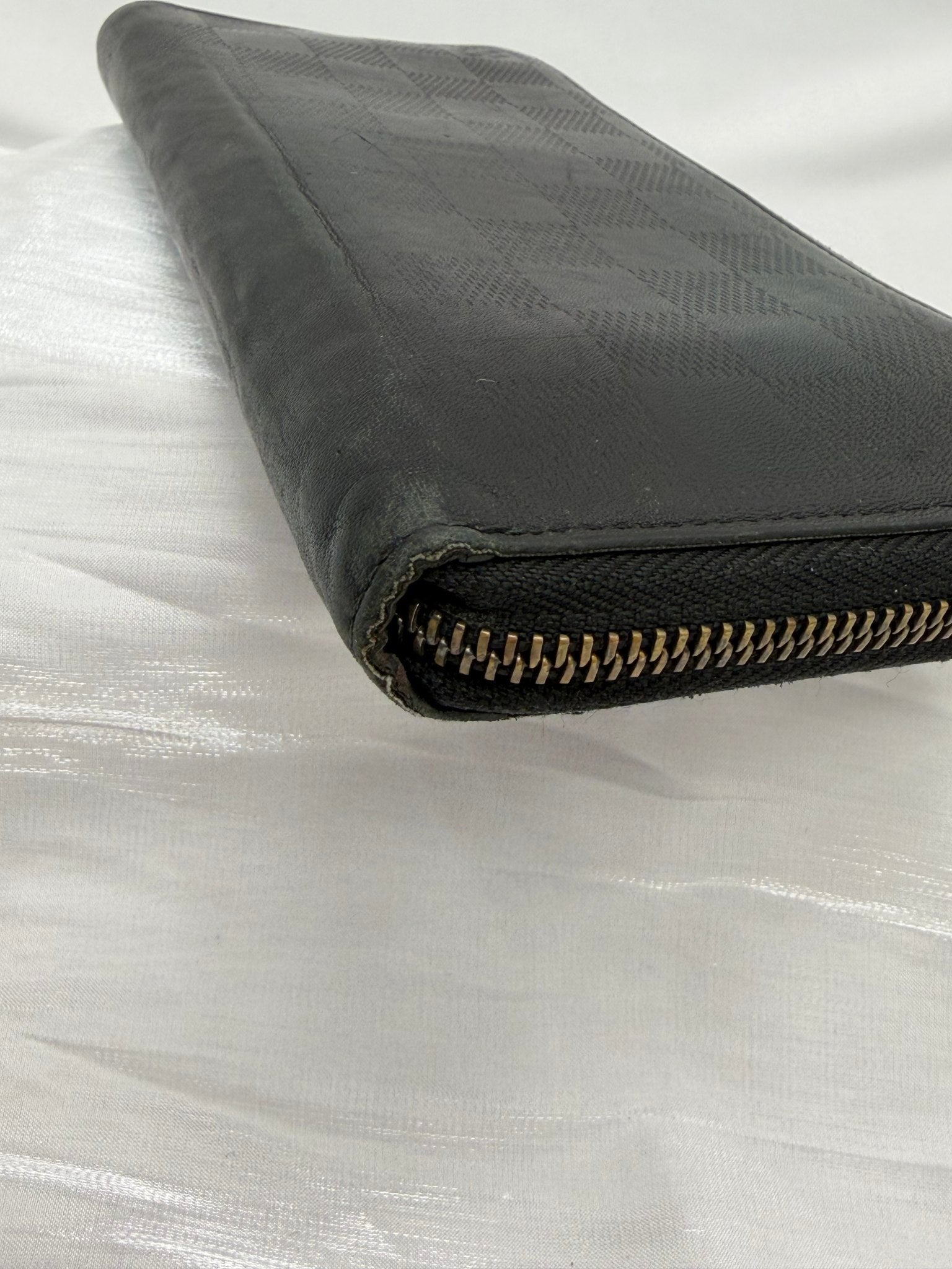 Louis Vuitton Black Damier Infini Vertical Zippy Wallet