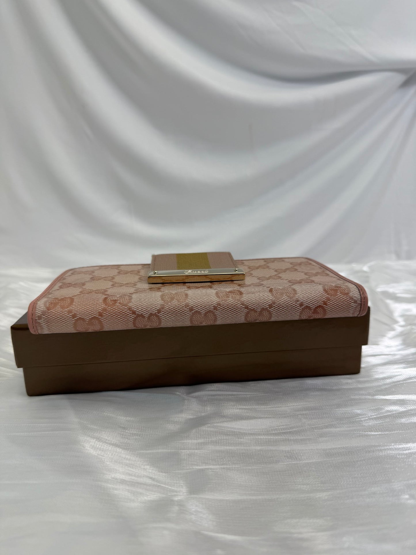 https://res.cloudinary.com/dyql5hig8/image/upload/v1760126297/it1knwpv2sr11ib9tjb0.jpg