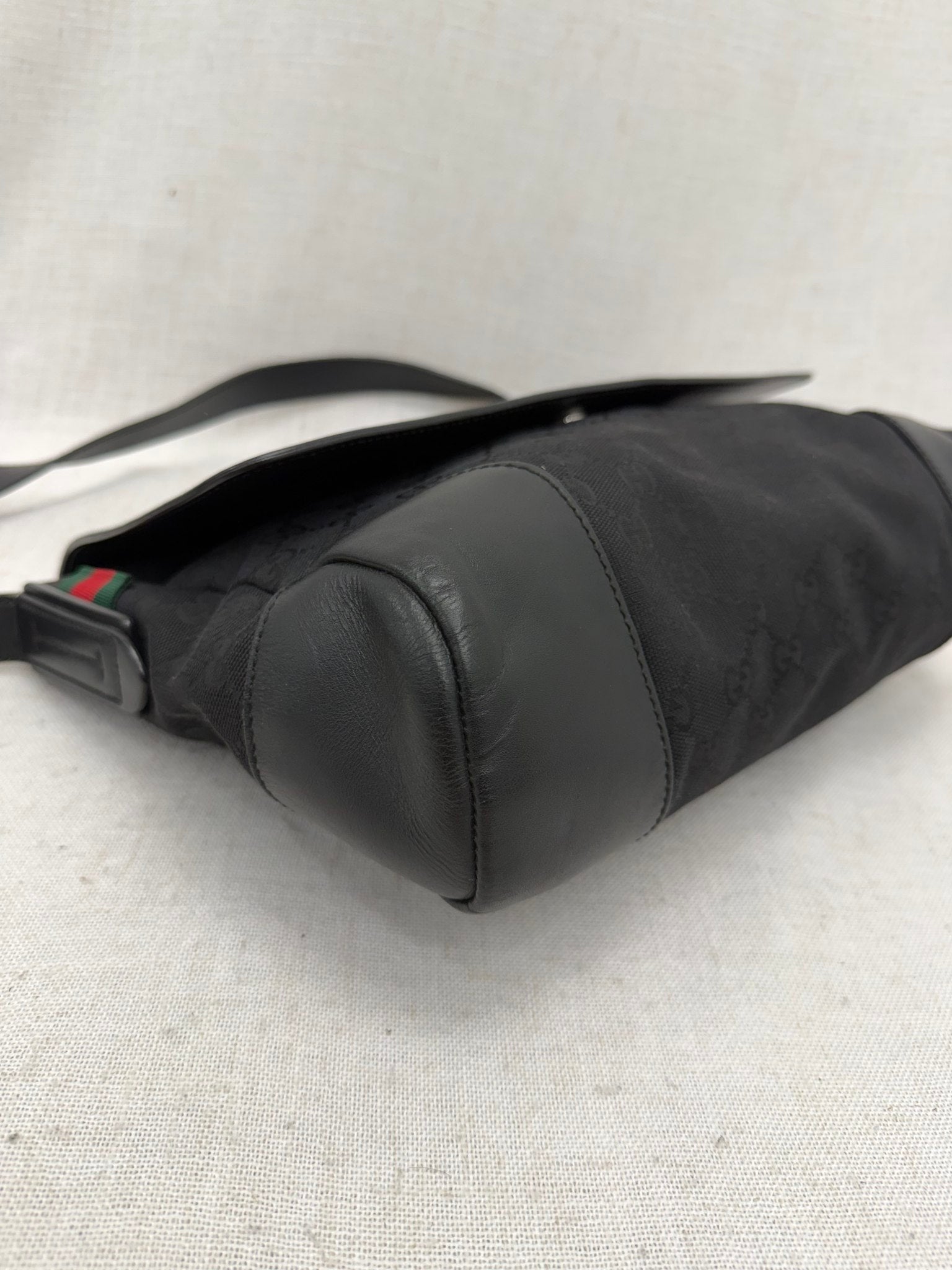 Gucci Black Canvas And Leather Web Messenger Bag