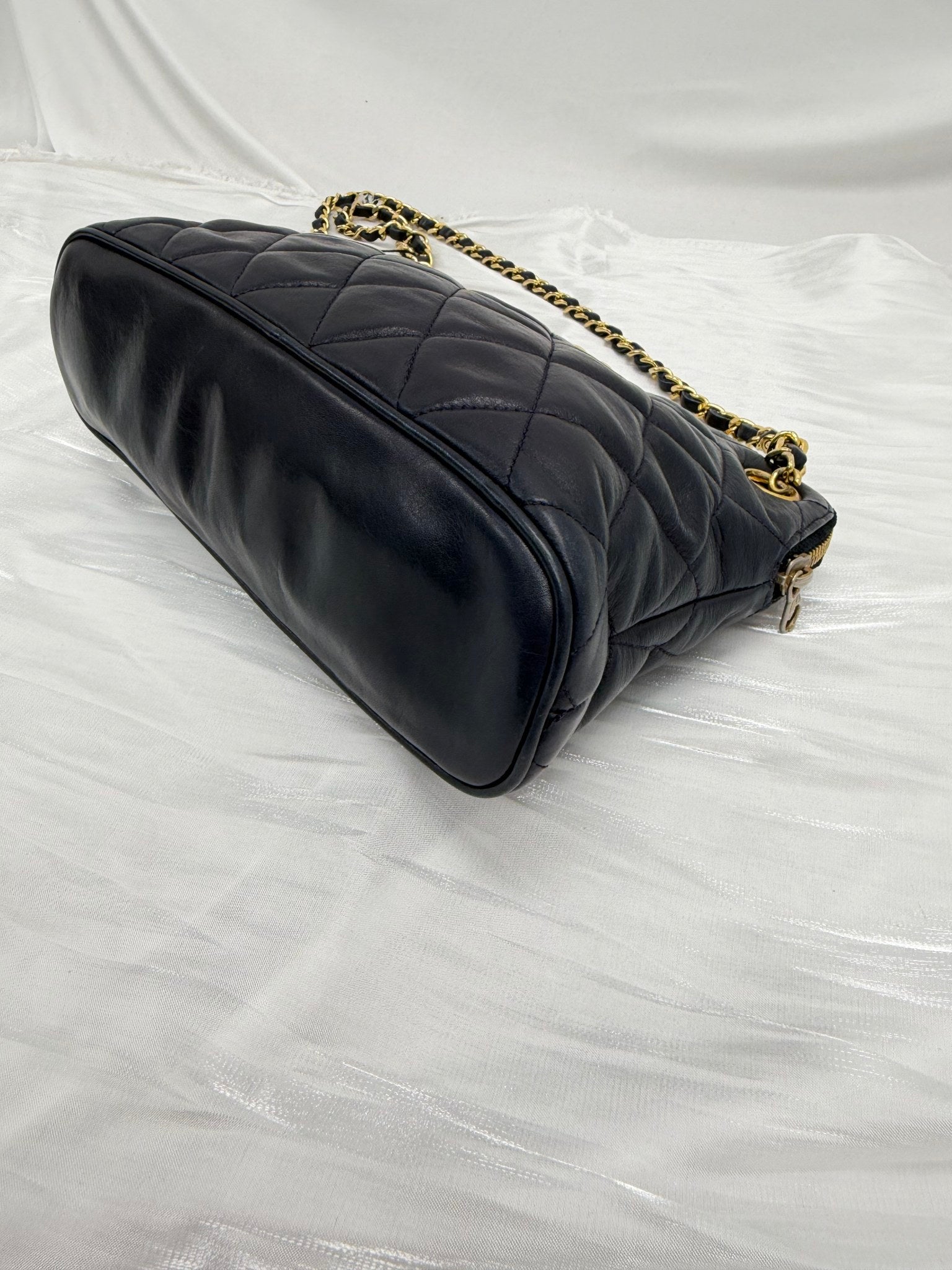 Chanel Navy Bue Quilted Lambskin Chain Shoulder Bag