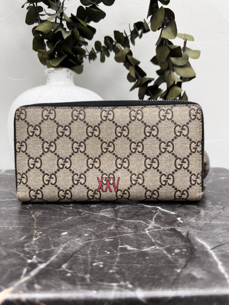 Gucci GG Supreme Wolf Print Coated Canvas Zippy Wallet