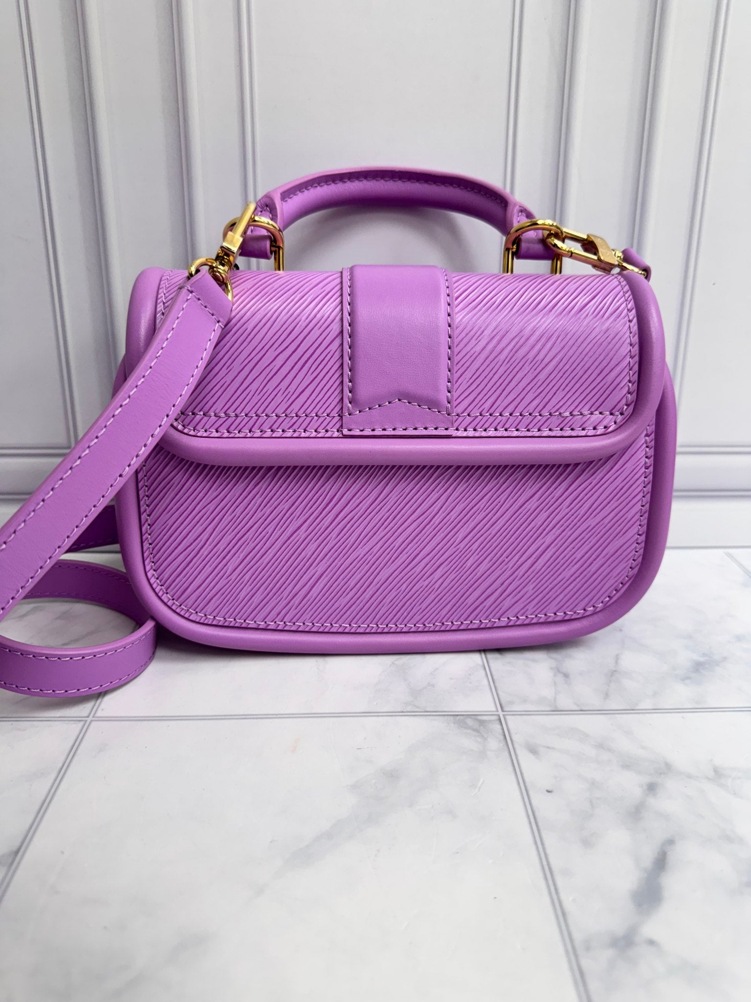LIKE NEW - Louis Vuitton Lavender Epi Hide And Seek 2Way Bag