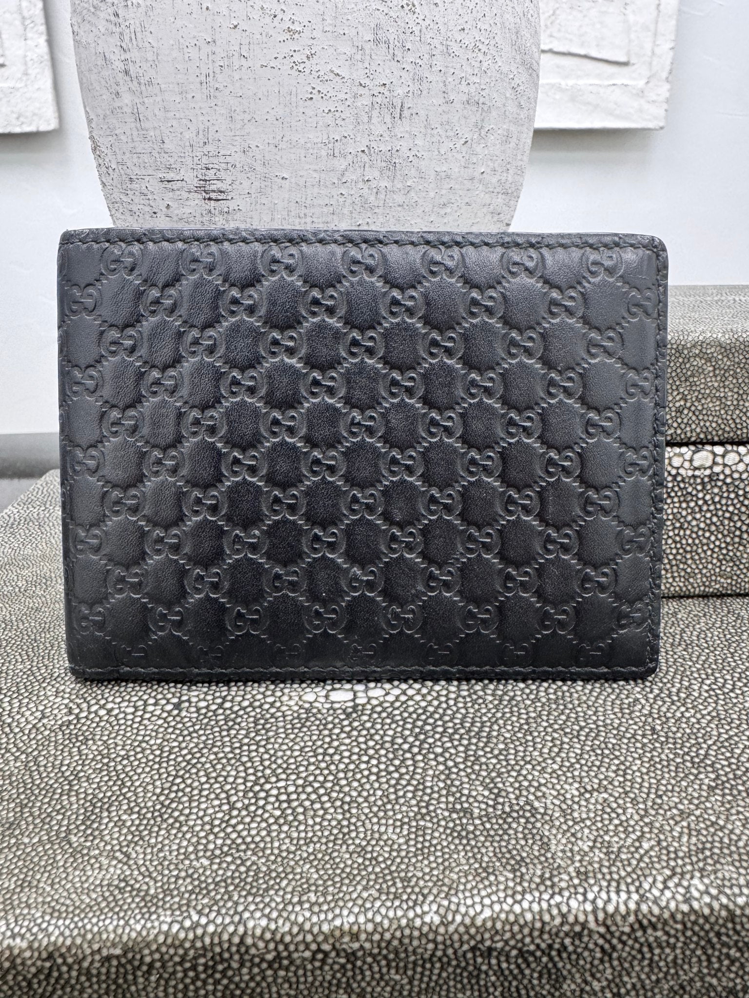 LIKE NEW - Gucci Black Microguccissima Embossed Bi Fold Wallet