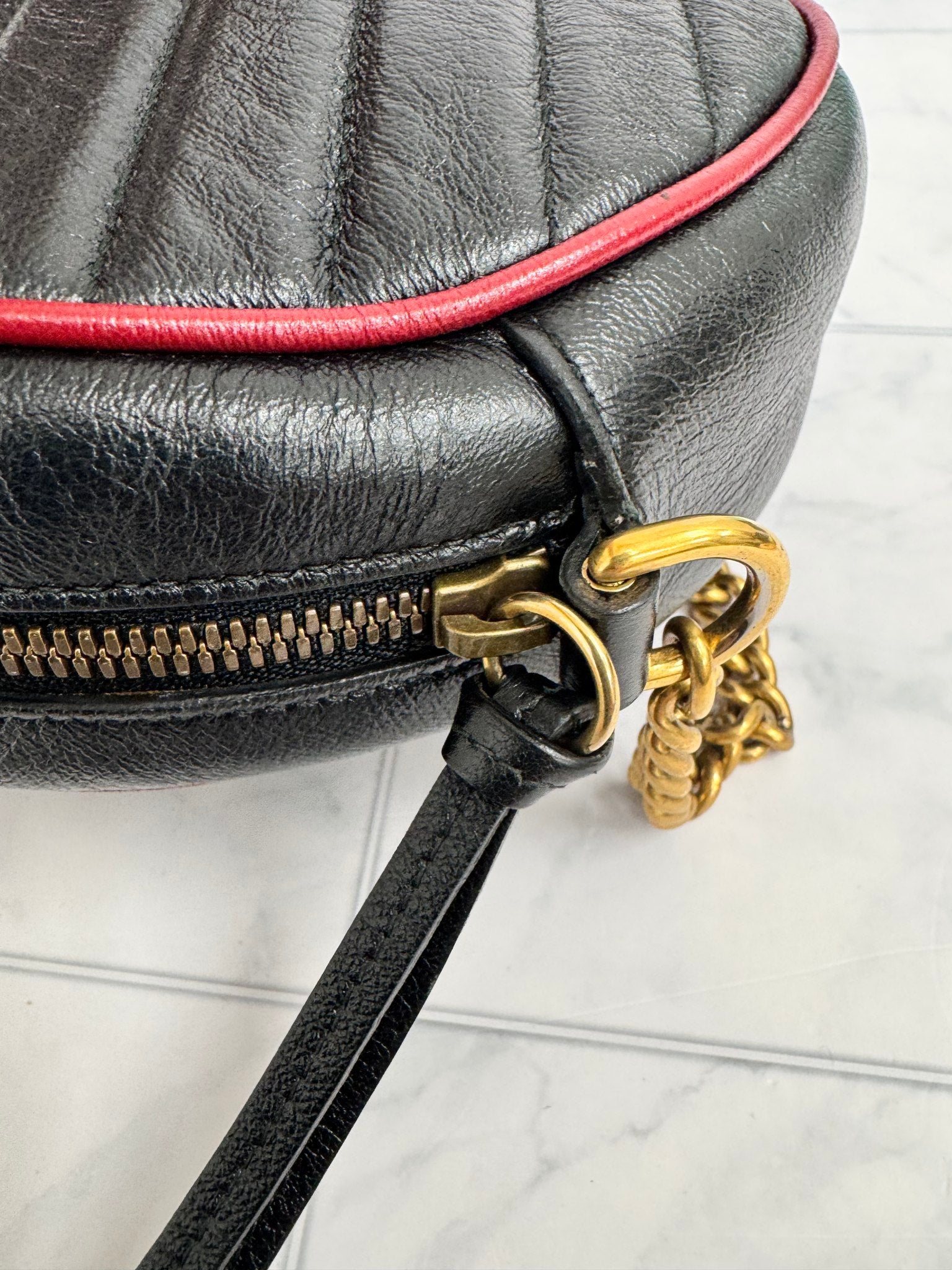 Gucci Black And Red Diagonal Quilted Leather Mini Round Shoulder Bag