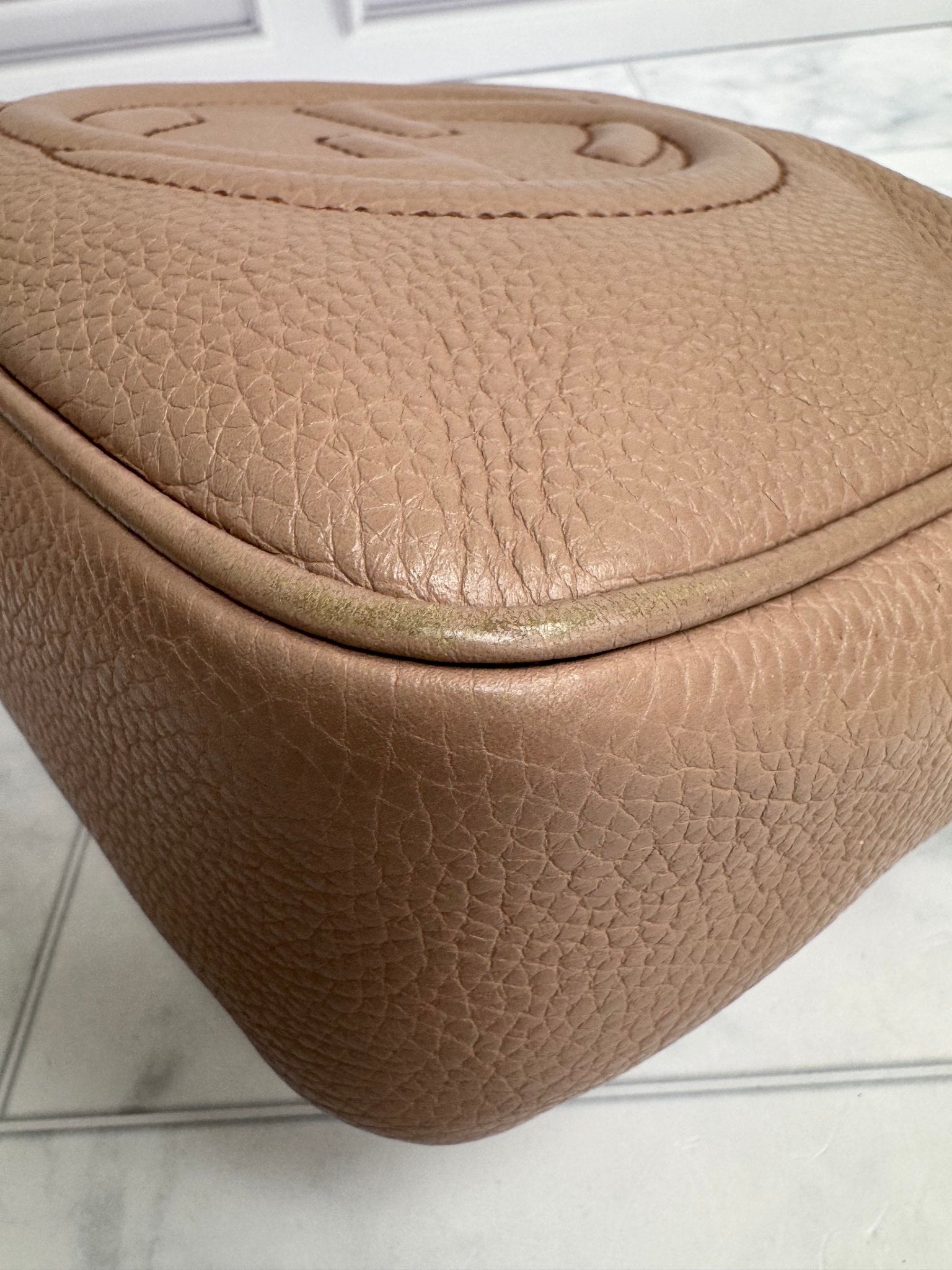 Gucci Light Pink Grained Leather Soho Disco Small Crossbody Bag