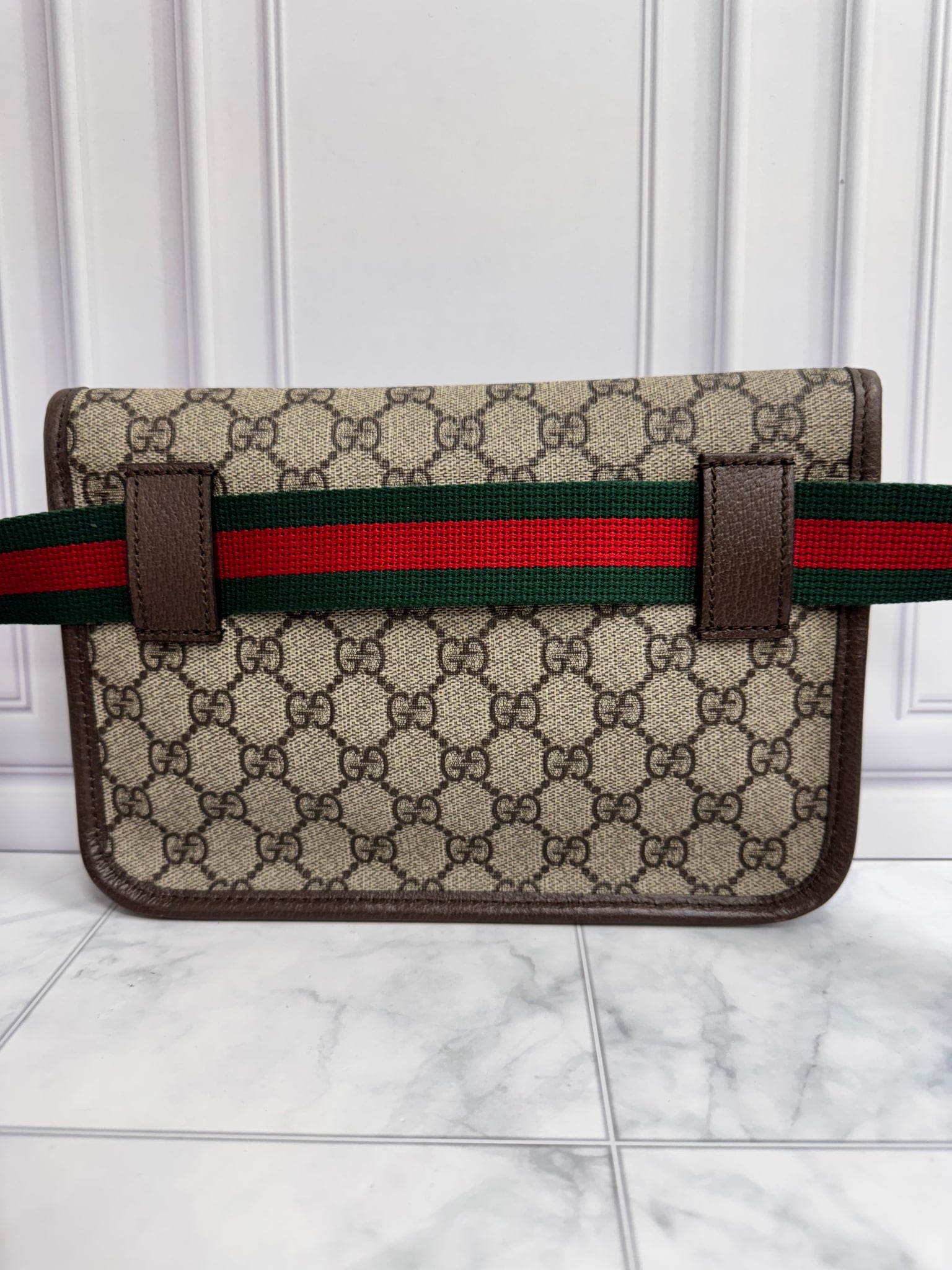 LIKE NEW - Gucci GG Supreme Neo Vintage Belt Bag