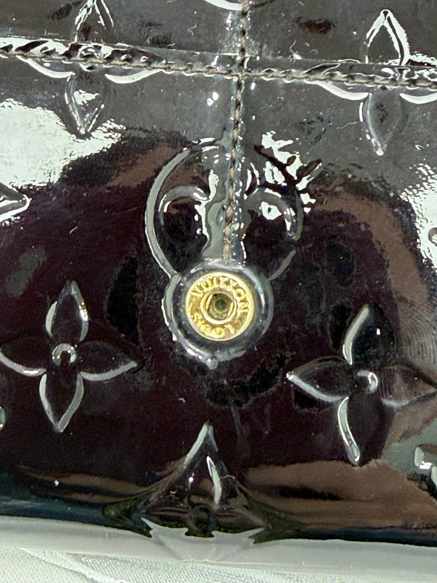 https://res.cloudinary.com/dyql5hig8/image/upload/v1760118823/jsygibm8uzw4trylhsq8.jpg