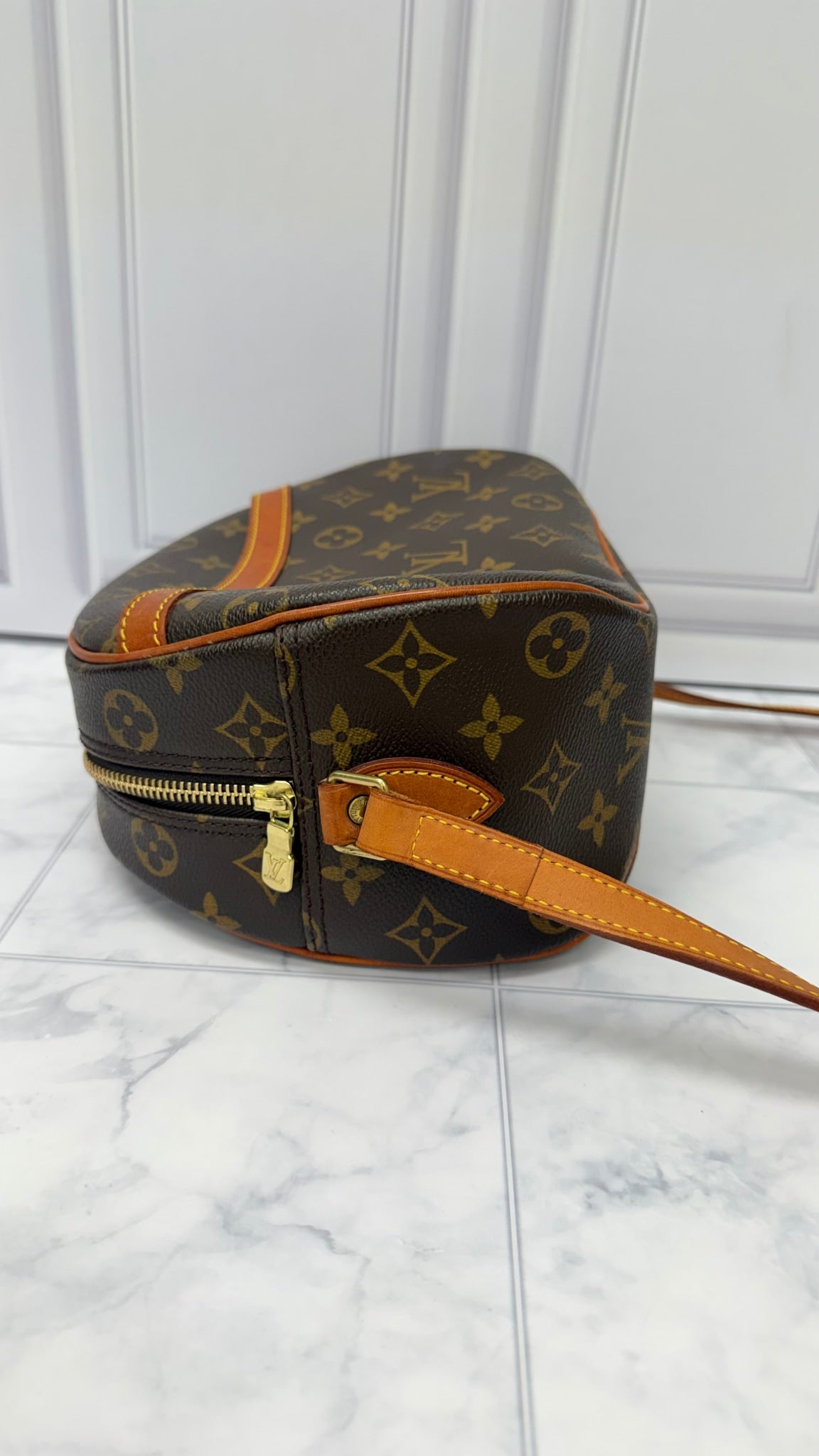 LIKE NEW - Louis Vuitton Monogram Blois Crossbody Bag