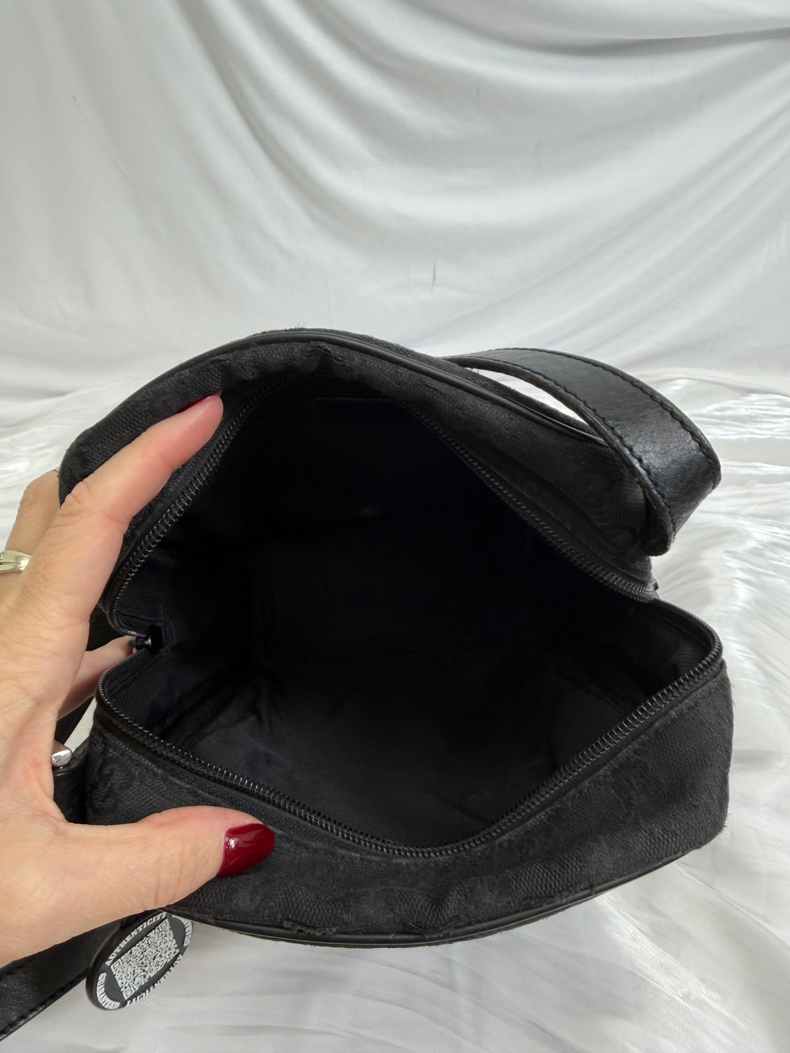 Gucci GG Black Canvas Messenger Bag