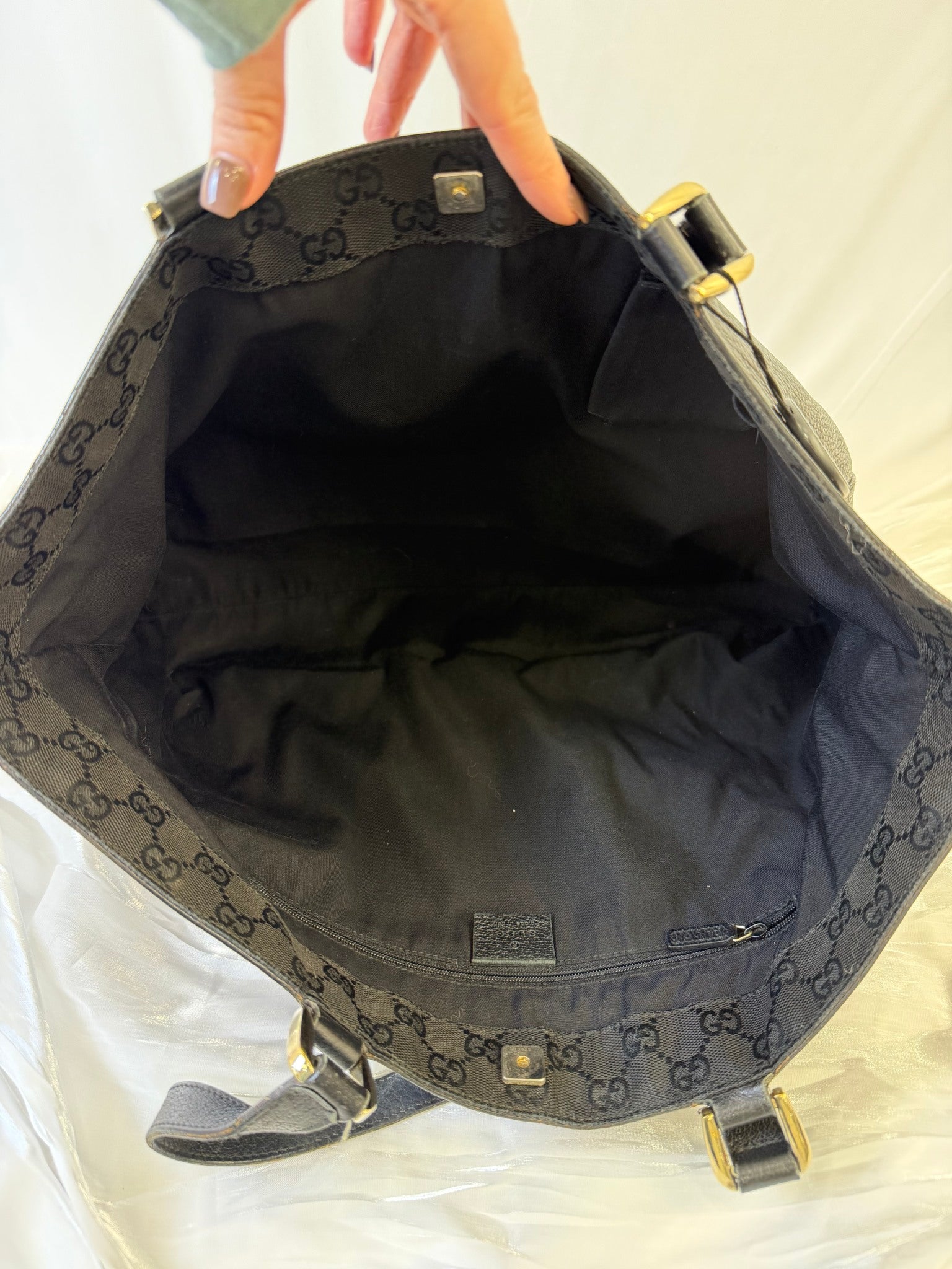 Gucci Black Leather Abbey Tote