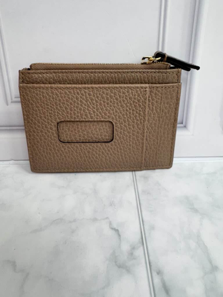 Gucci Light Brwon Pebbled Leather GG Marmont Zip Card Case