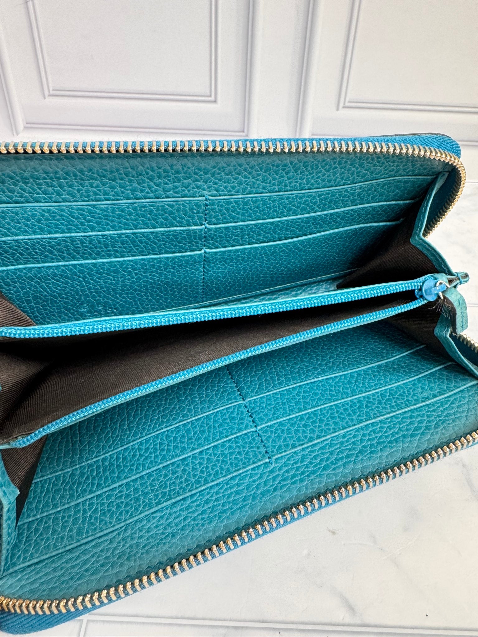 Gucci Turquoise Grained Leather Zippy Wallet