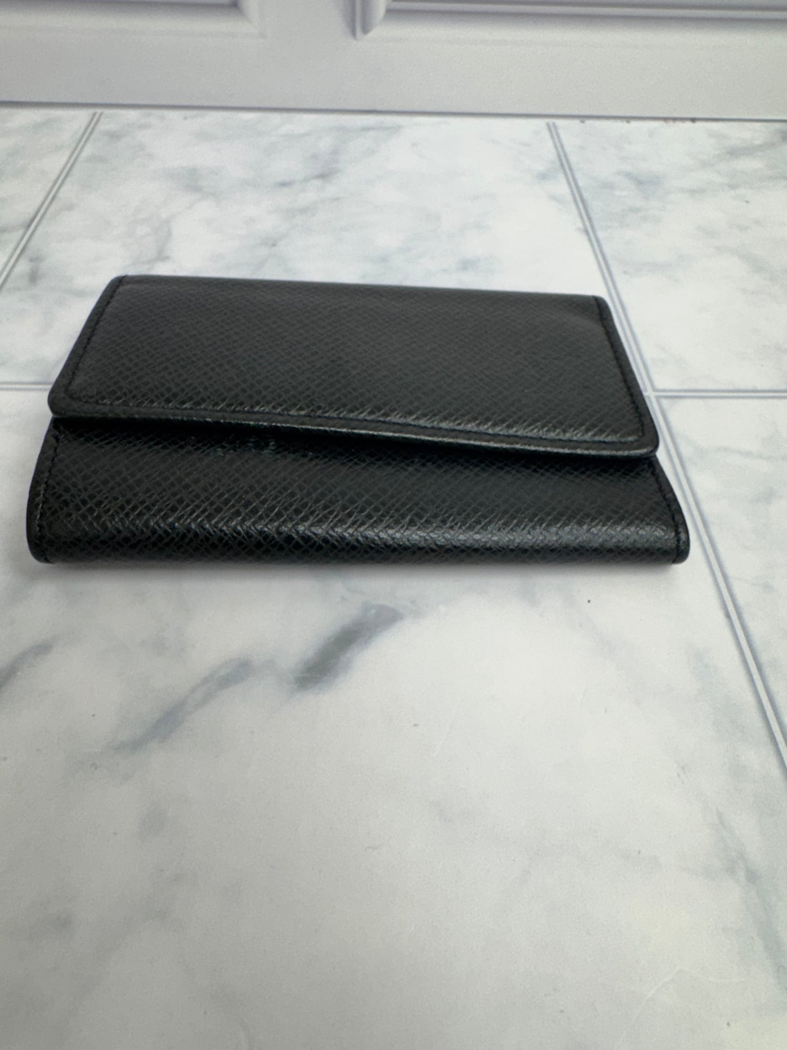 Louis Vuitton Black Taiga Leather 6 Ring Key Case