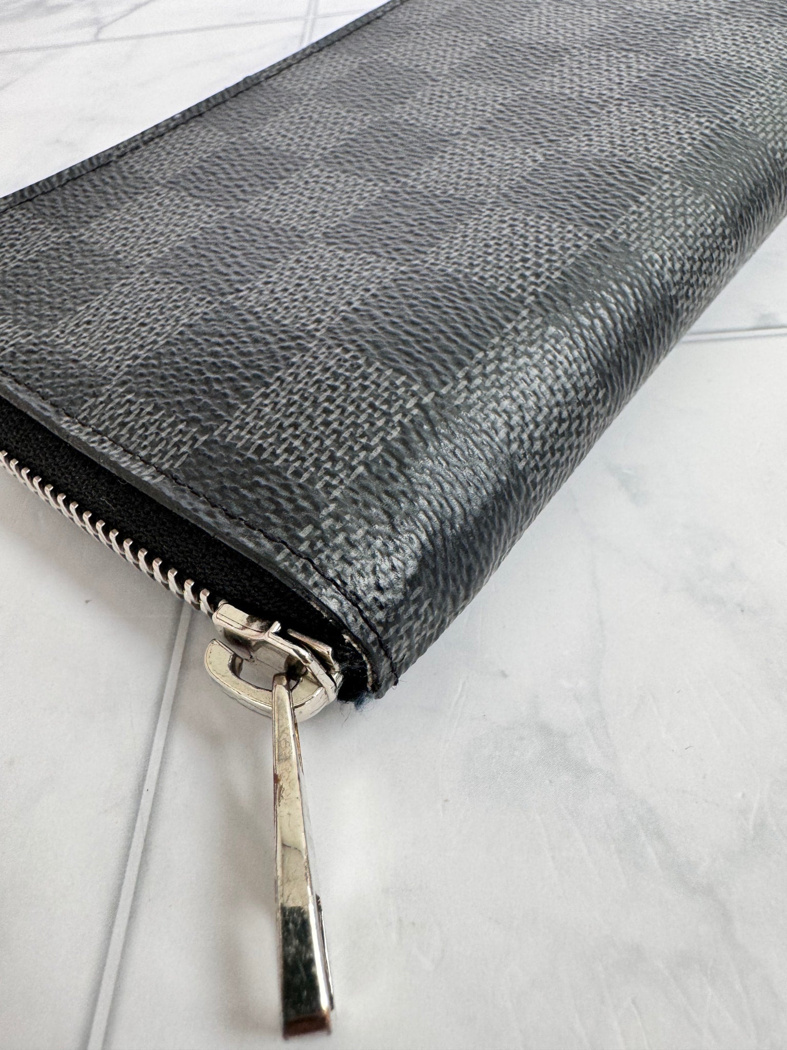 Louis Vuitton Damier Graphite Long Zippy Wallet