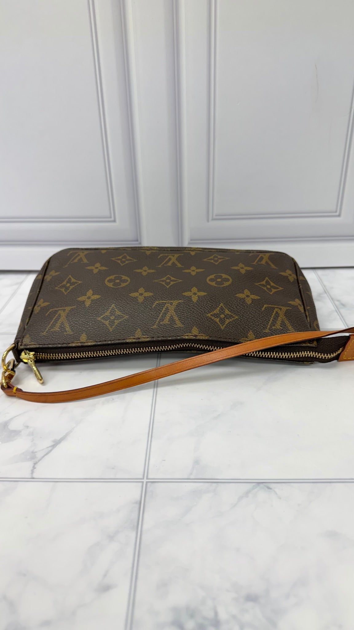Louis Vuitton Monogram Pochette Accessoires Shoulder Bag