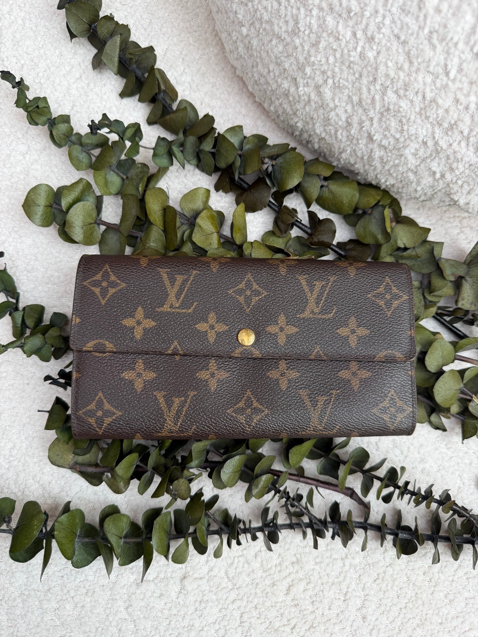 Louis Vuitton Monogram Sarah Wallet