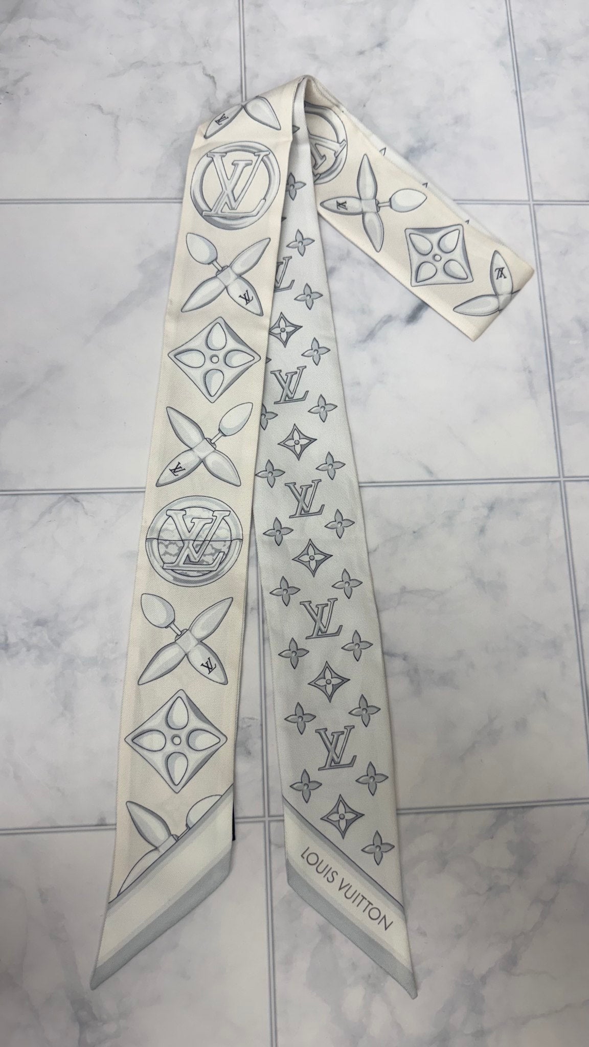 Louis Vuitton White And Grey Silk Monogram Louisette BB Bandeau