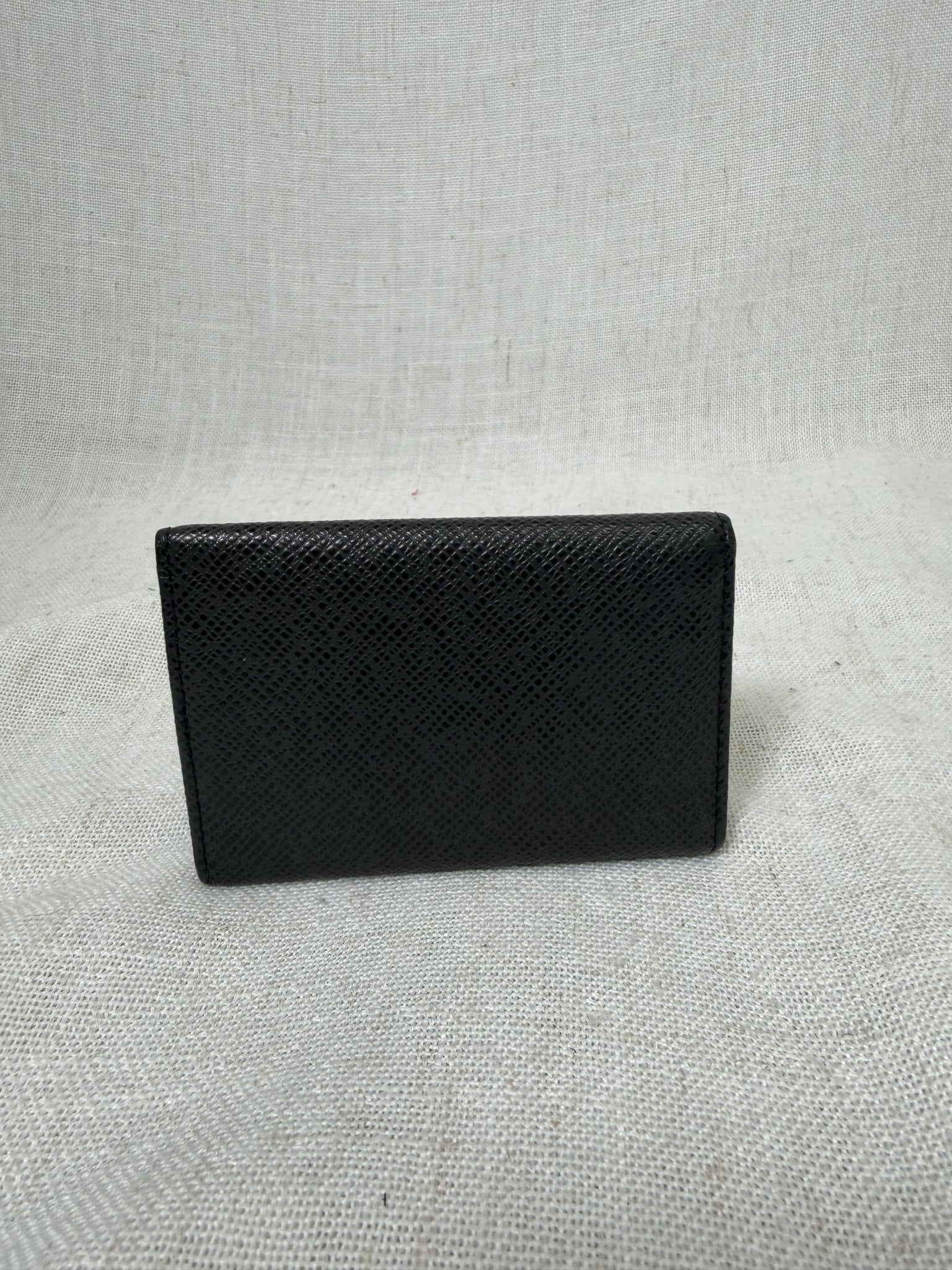 Louis Vuitton Black Taiga Leather 6 Key Holder Case