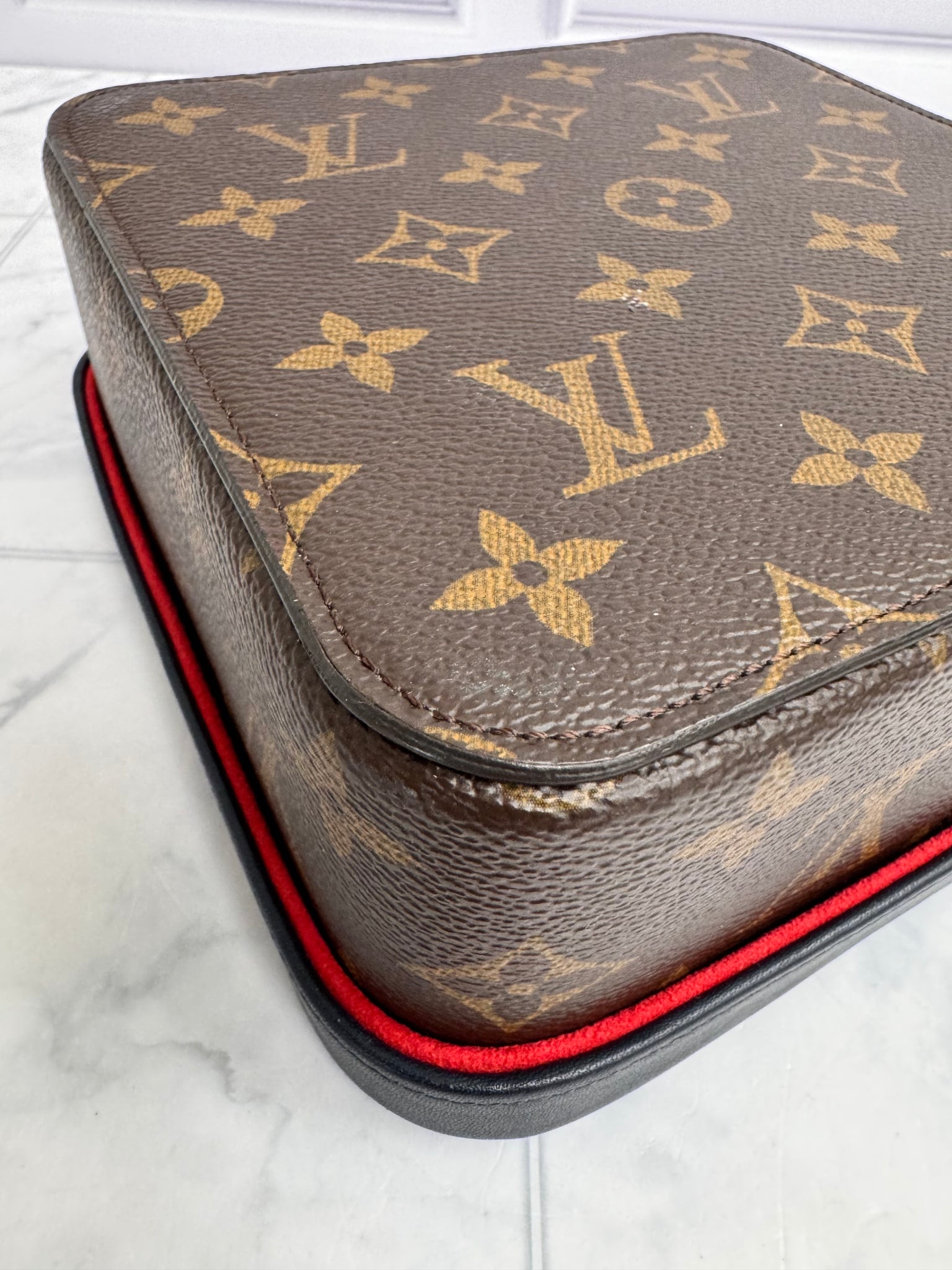 Louis Vuitton Monogram And Navy Leather Boîte Camille Accessory Case GM