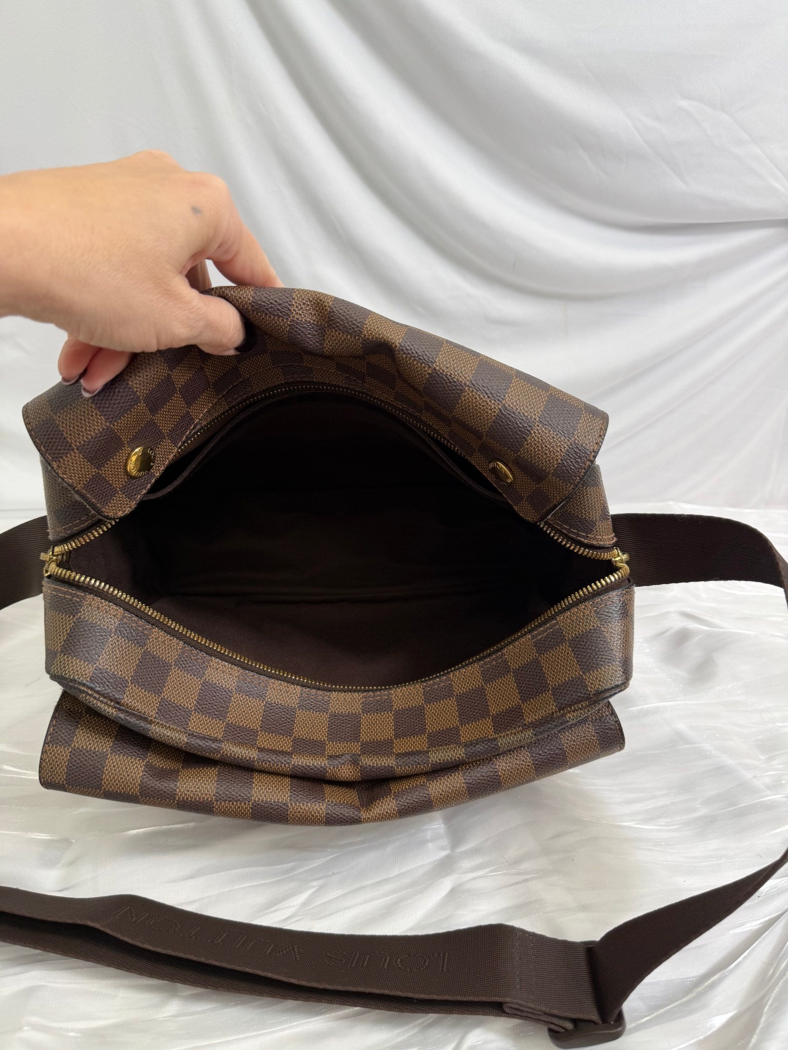 Louis Vuitton Damier Ebene Naviglio Messenger Bag