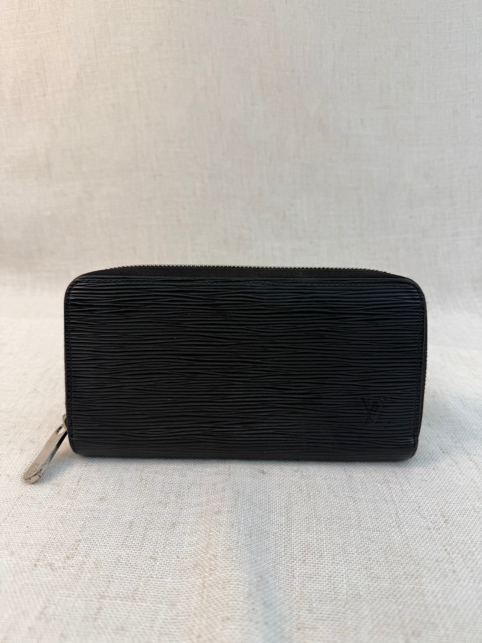 Louis Vuitton Black Epi Leather Zippy Wallet
