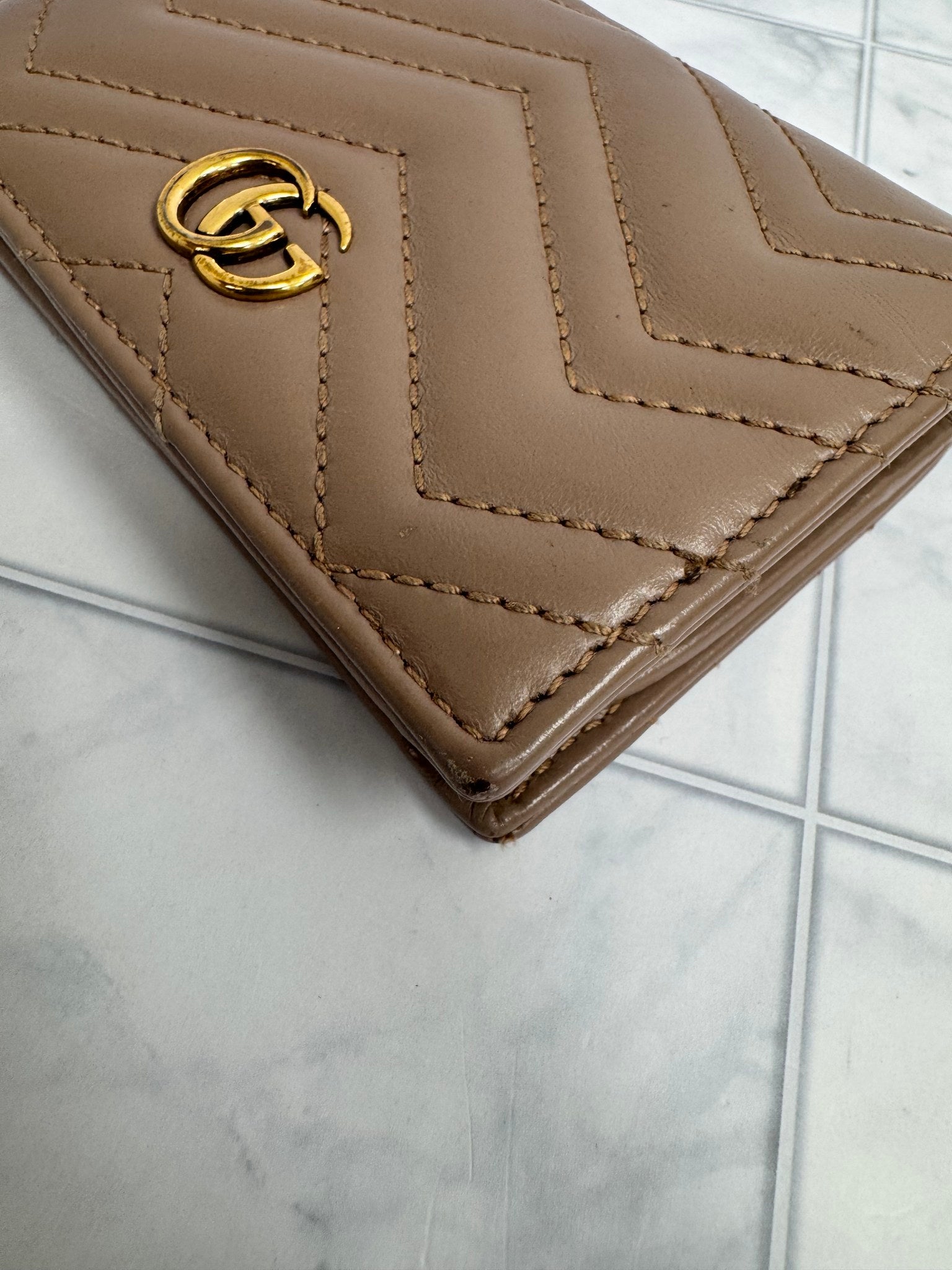 Gucci Nude Chevron Quilted Marmont Compact Wallet