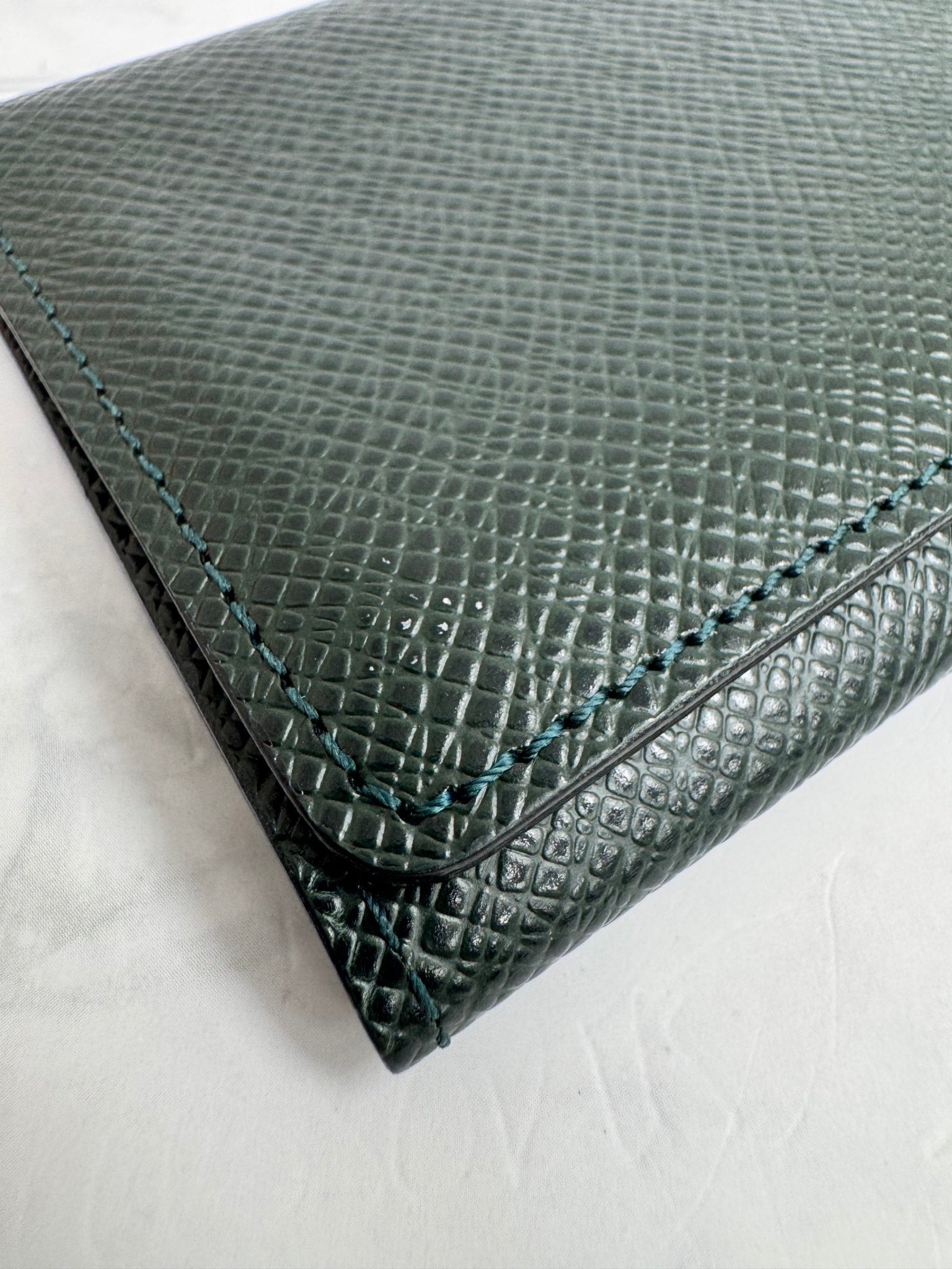 Louis Vuitton Green Taiga Leather Card Holder