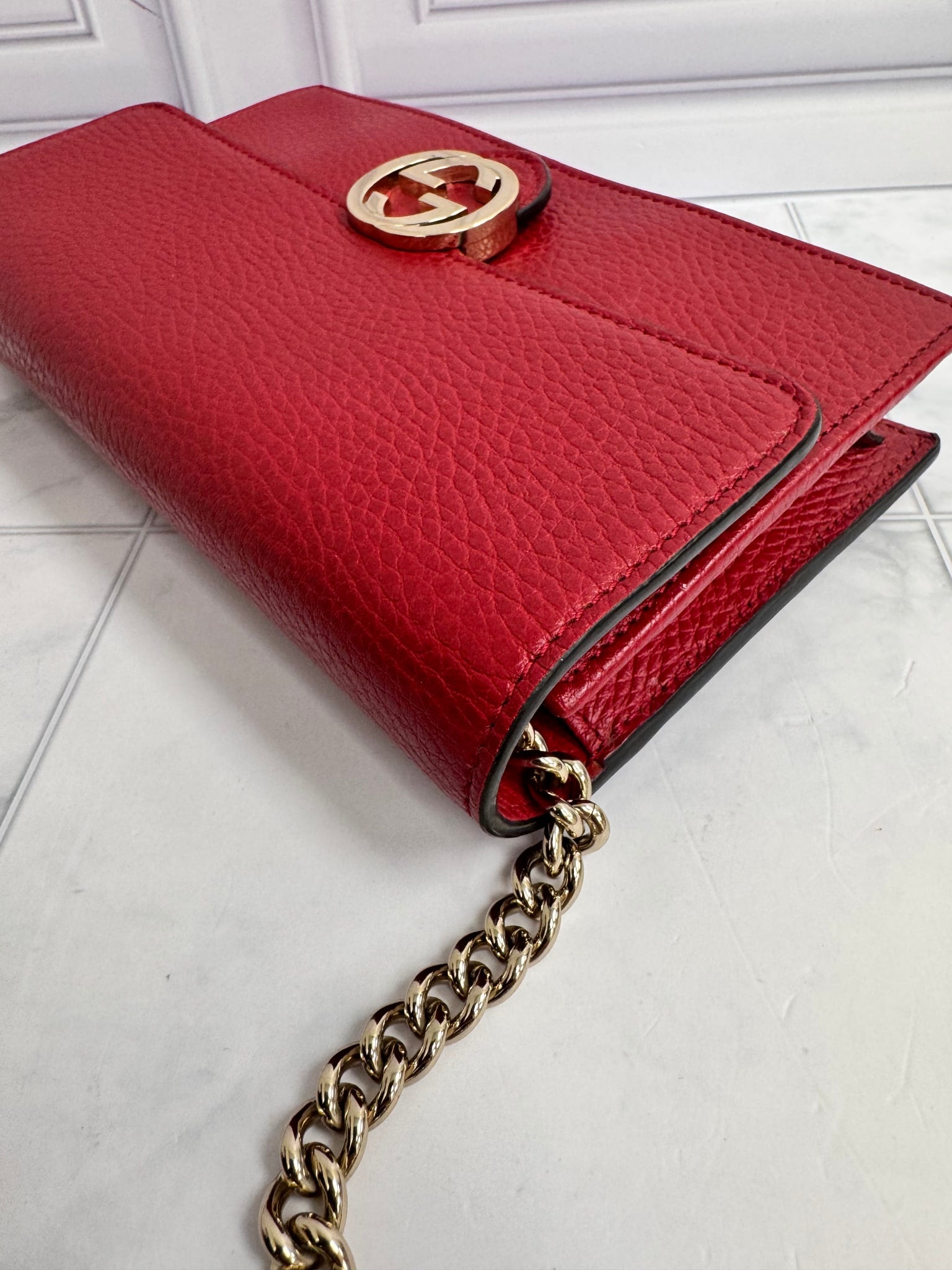 Gucci Red Grained Leather Interlocking G Wallet On A Chain