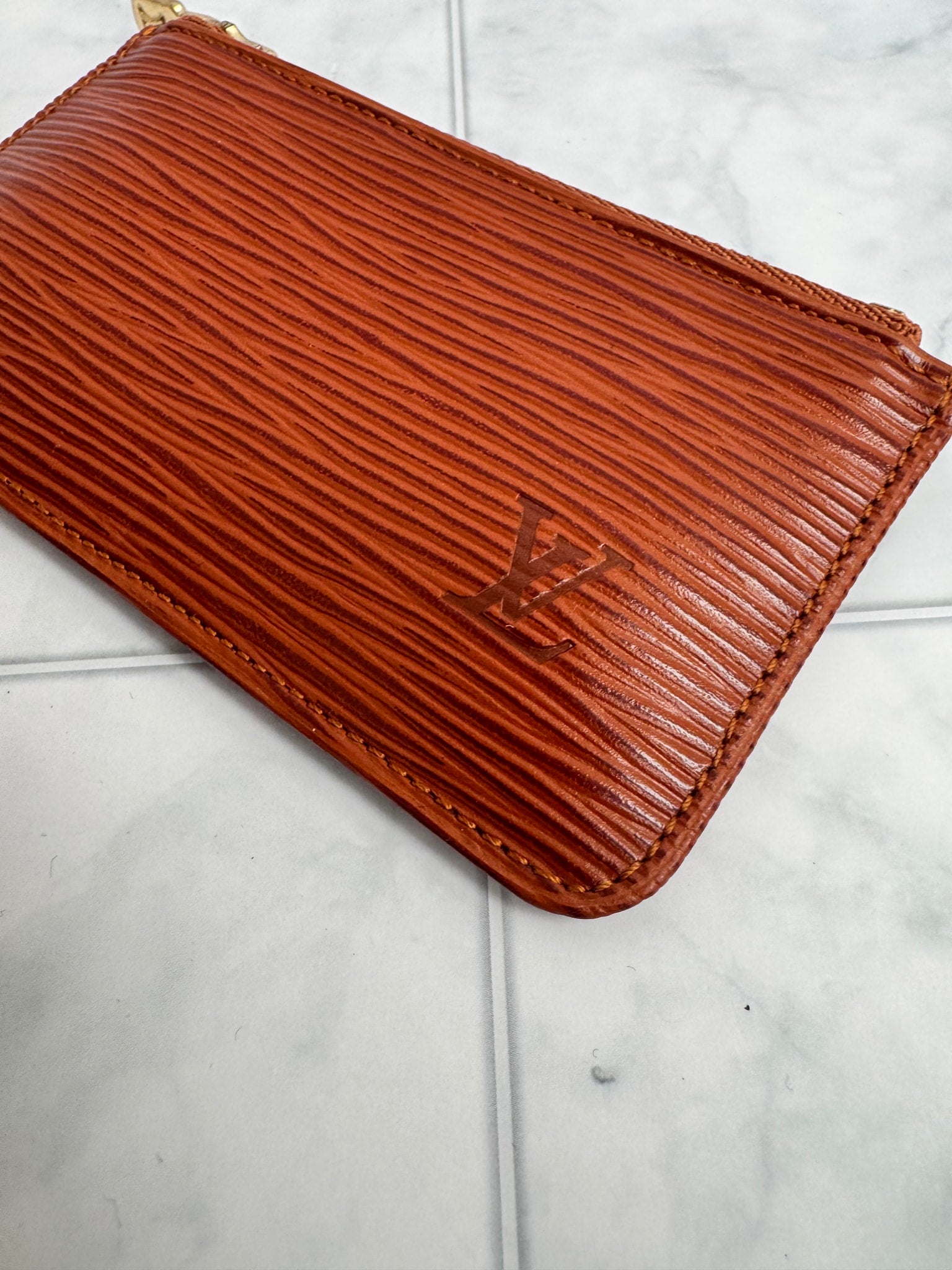 Louis Vuitton Brown Epi Leather Key Cles