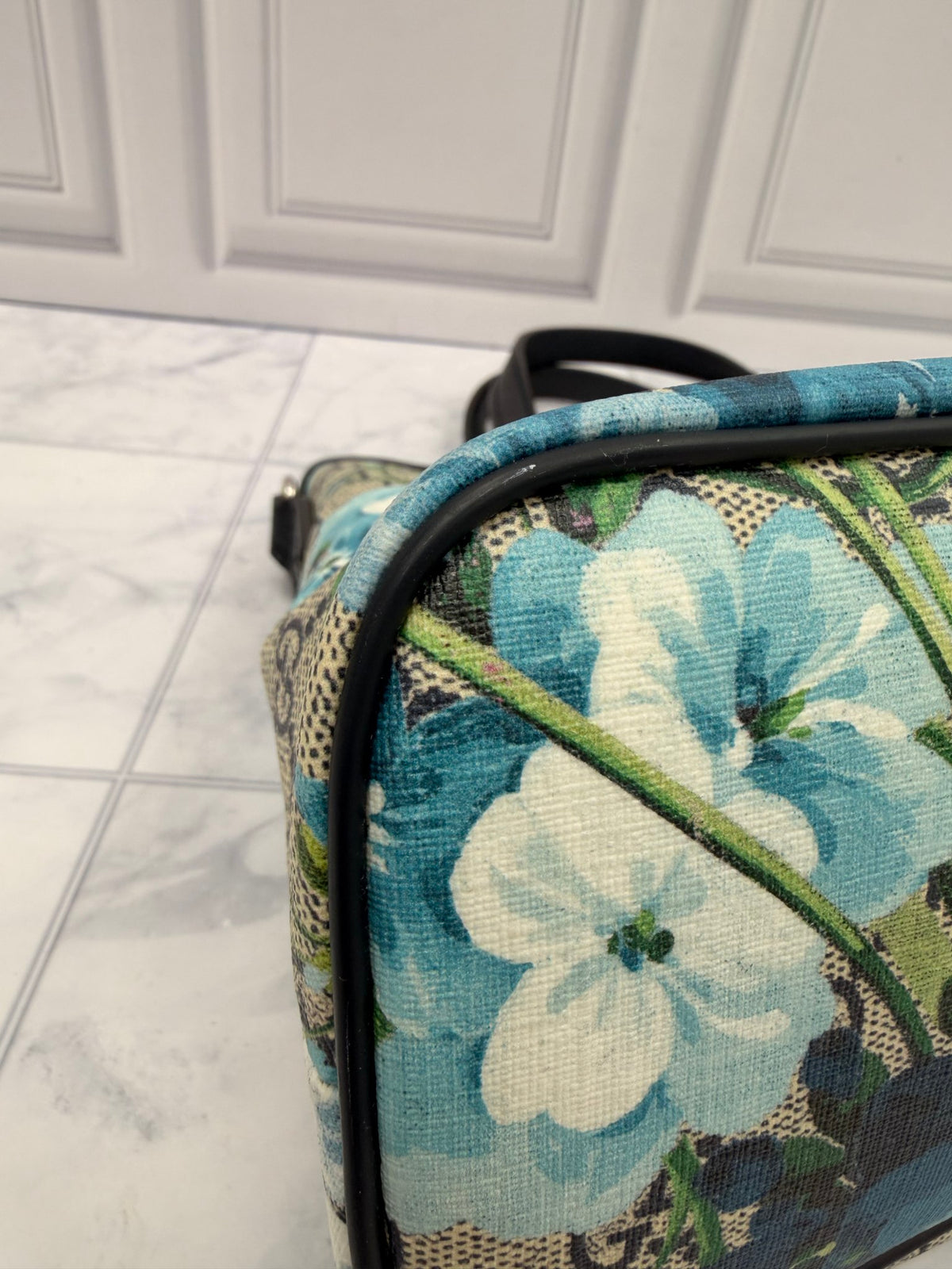 Gucci GG Supreme Blooms Small Tote Bag