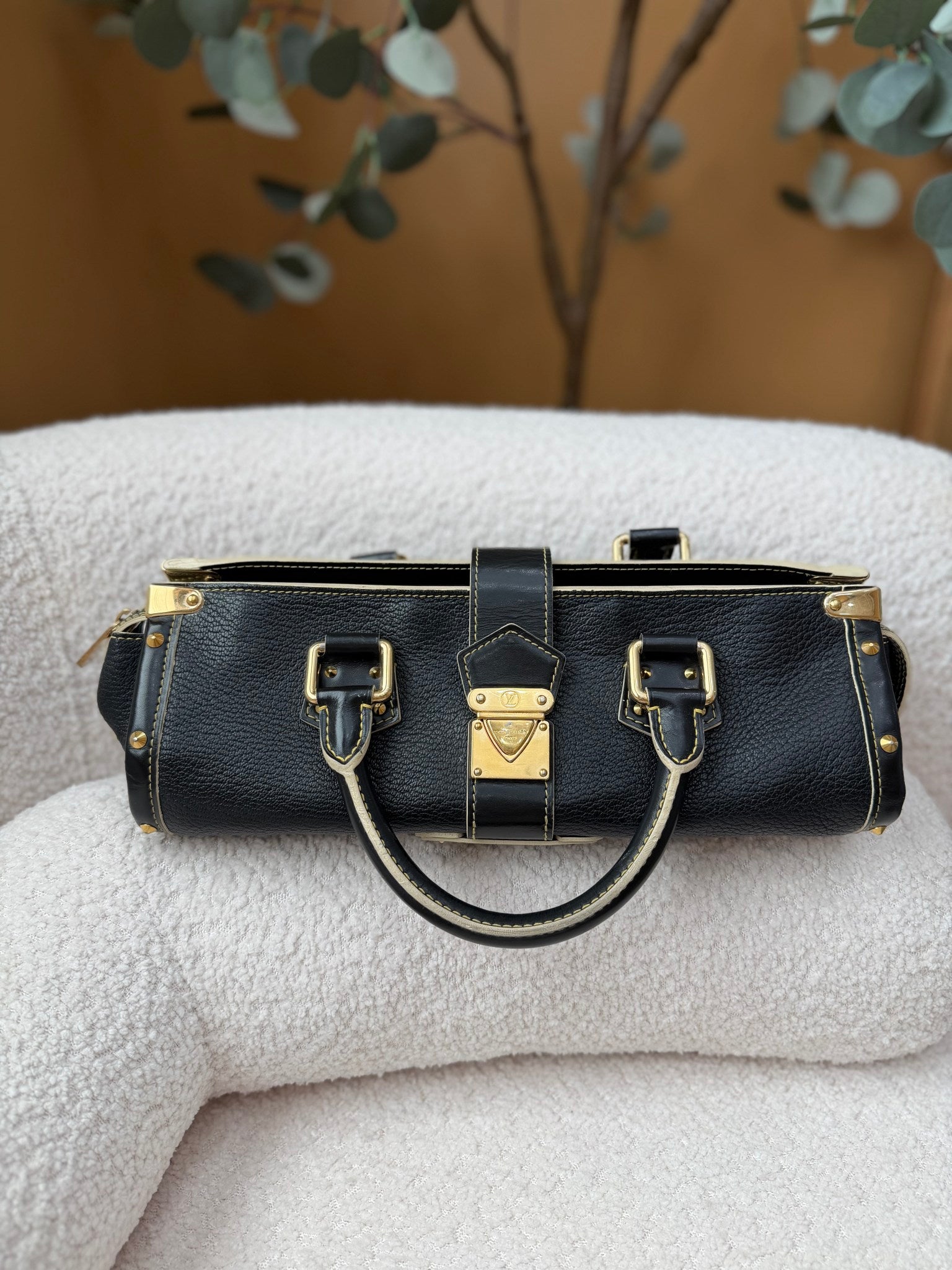 Louis Vuitton Black Leather Suhali L'Epanoui PM Bag