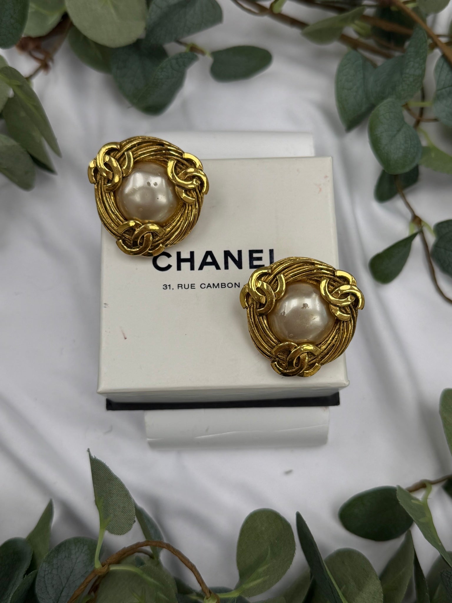 Chanel Gold Tone Jumbo Pearl Clip On Earrings