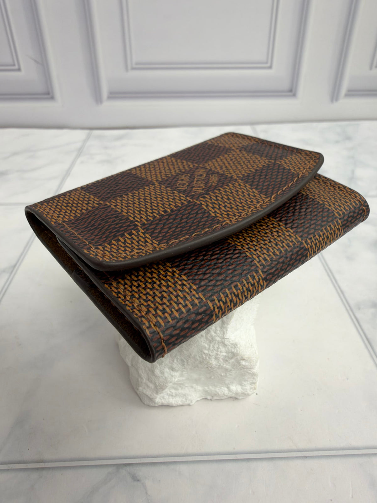 LIKE NEW - Louis Vuitton Damier Ebene Cufflinks Case