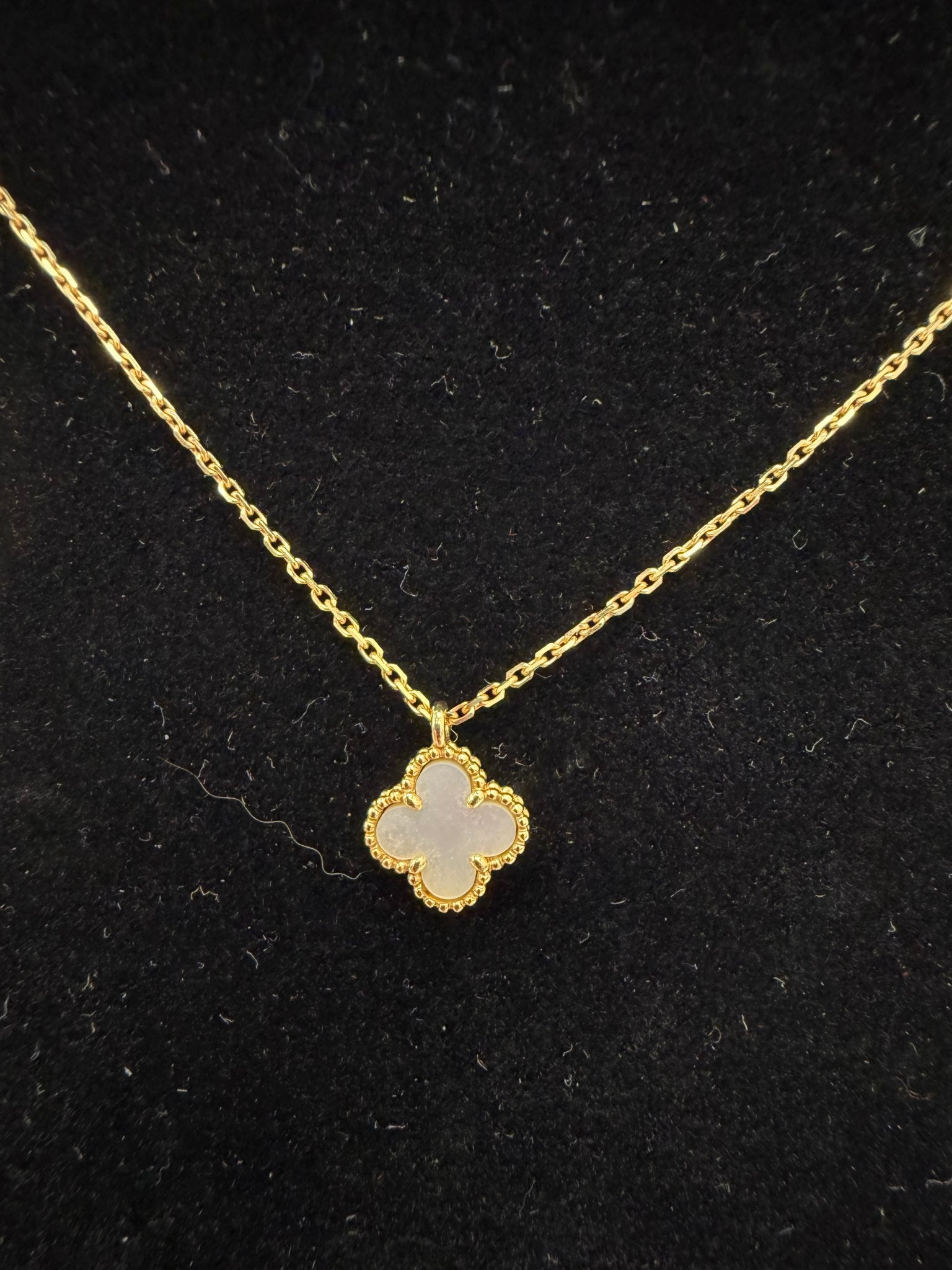 Van Cleef & Arpels Mother of Pearl 18K Gold Sweet Alhambra pendant Necklace