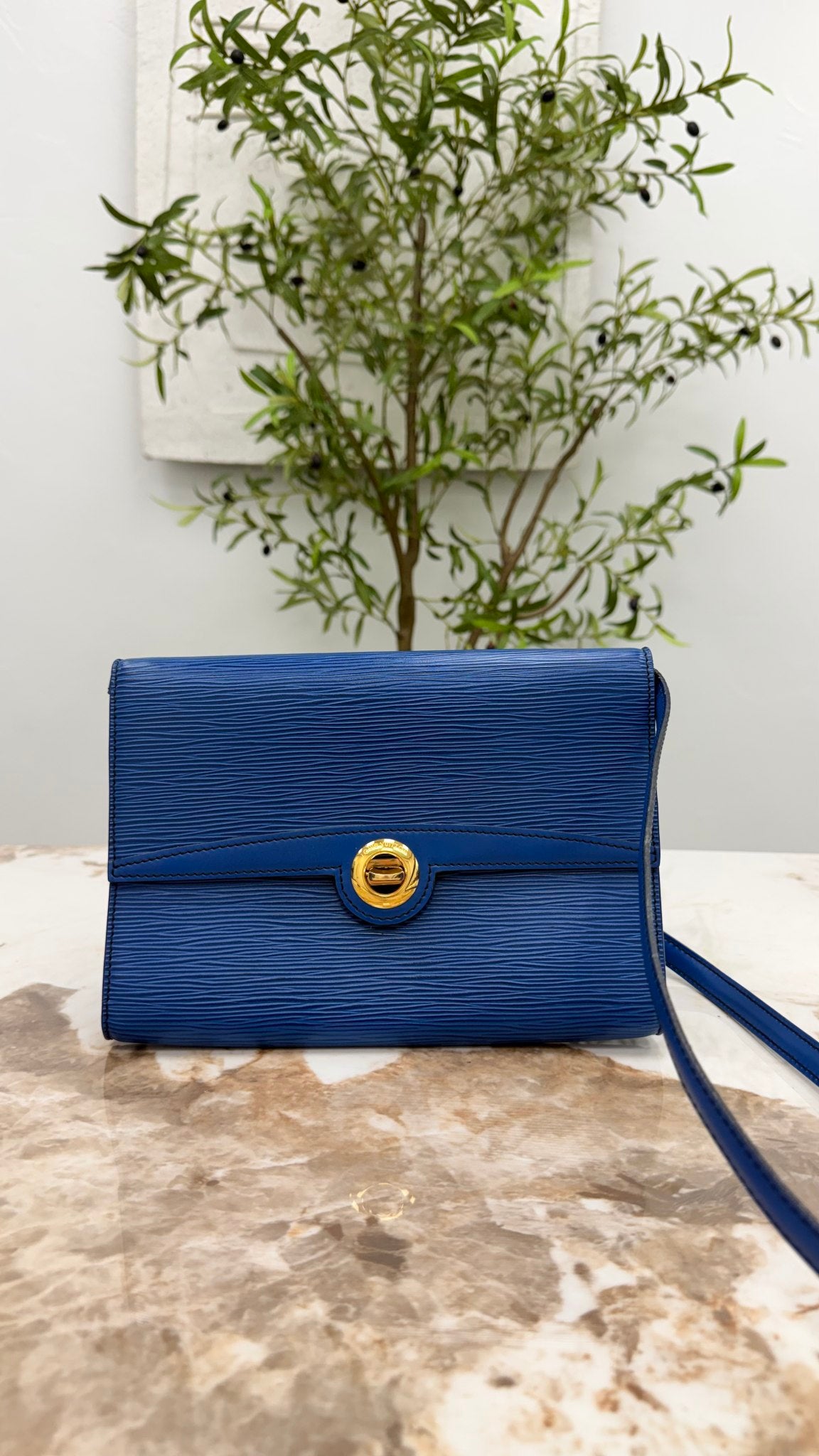 Louis Vuitton Blue Epi Leather Arche Pochette Shoulder Bag