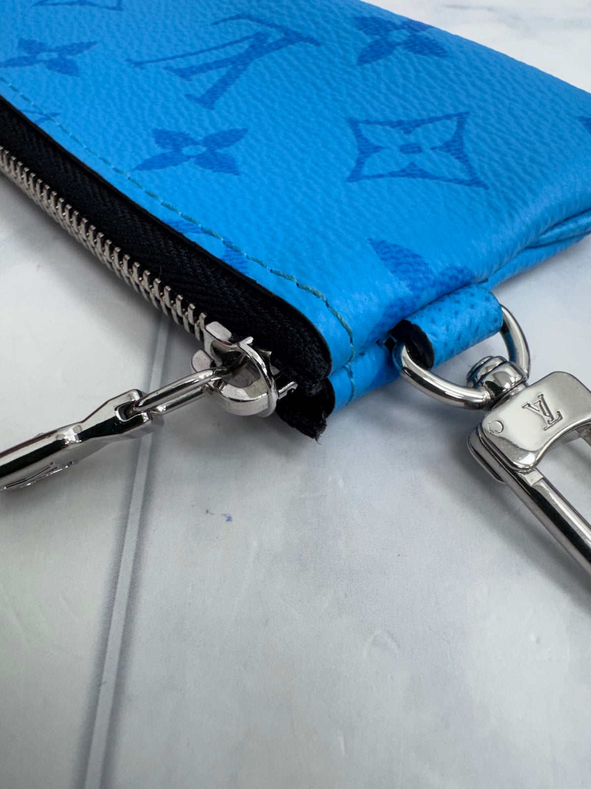 BRAND NEW - Louis Vuitton Blue Lagoon Monogram Taigarama Key Pouch