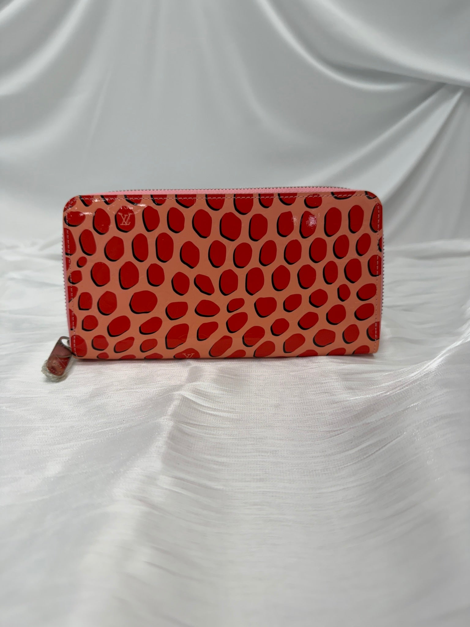 Louis Vuitton Pink Sugar Dots Vernis Limited Edition Zippy Wallet