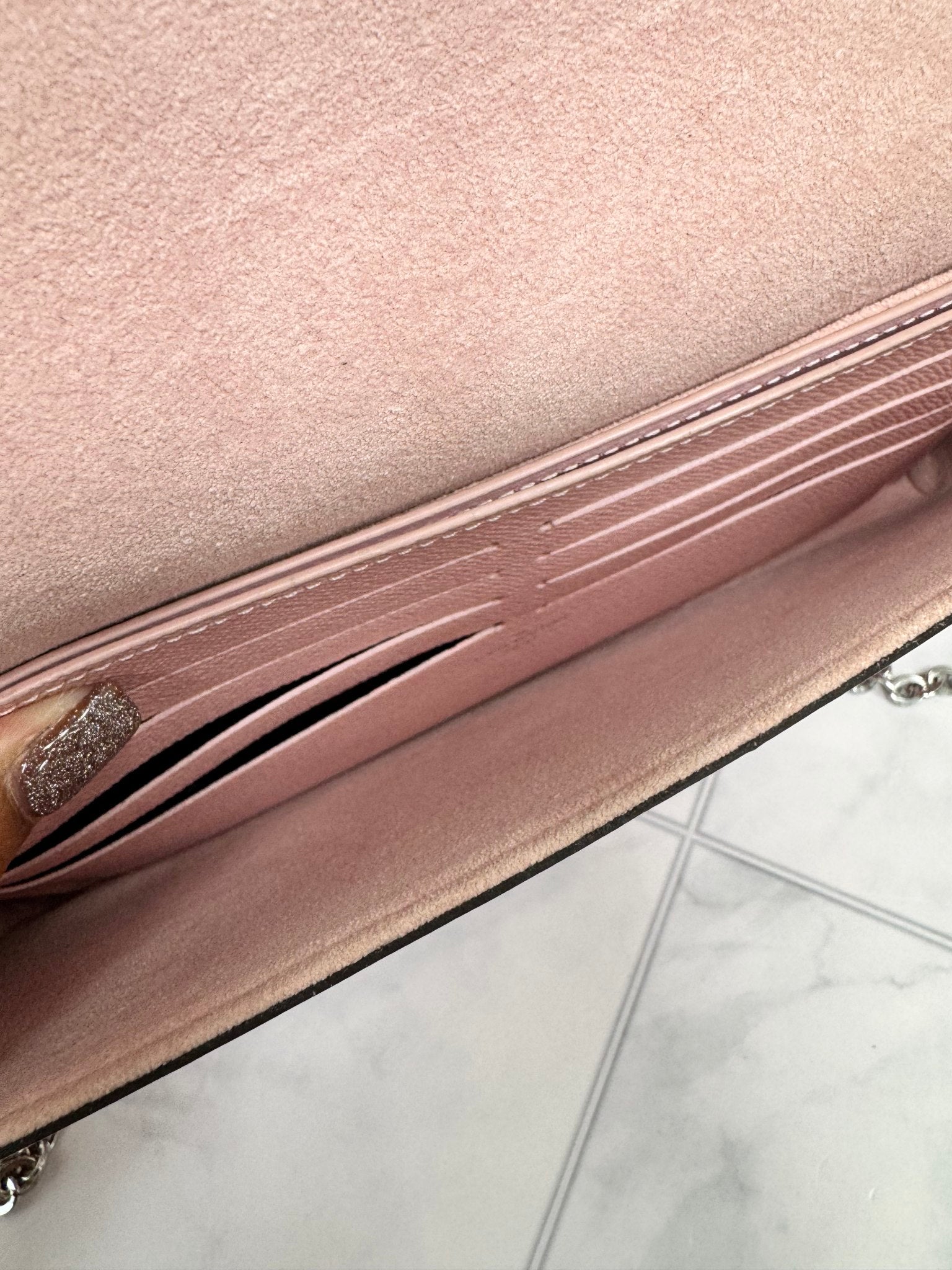 LIKE NEW - Louis Vuitton Pink Epi Leather Felicie Pochette