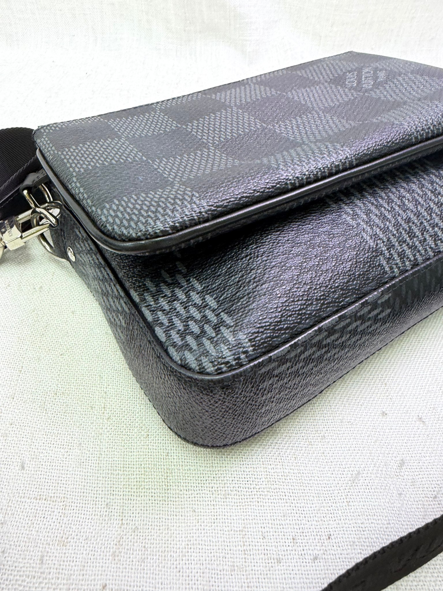 Louis Vuitton Damier Graphite Trio Messenger Bag