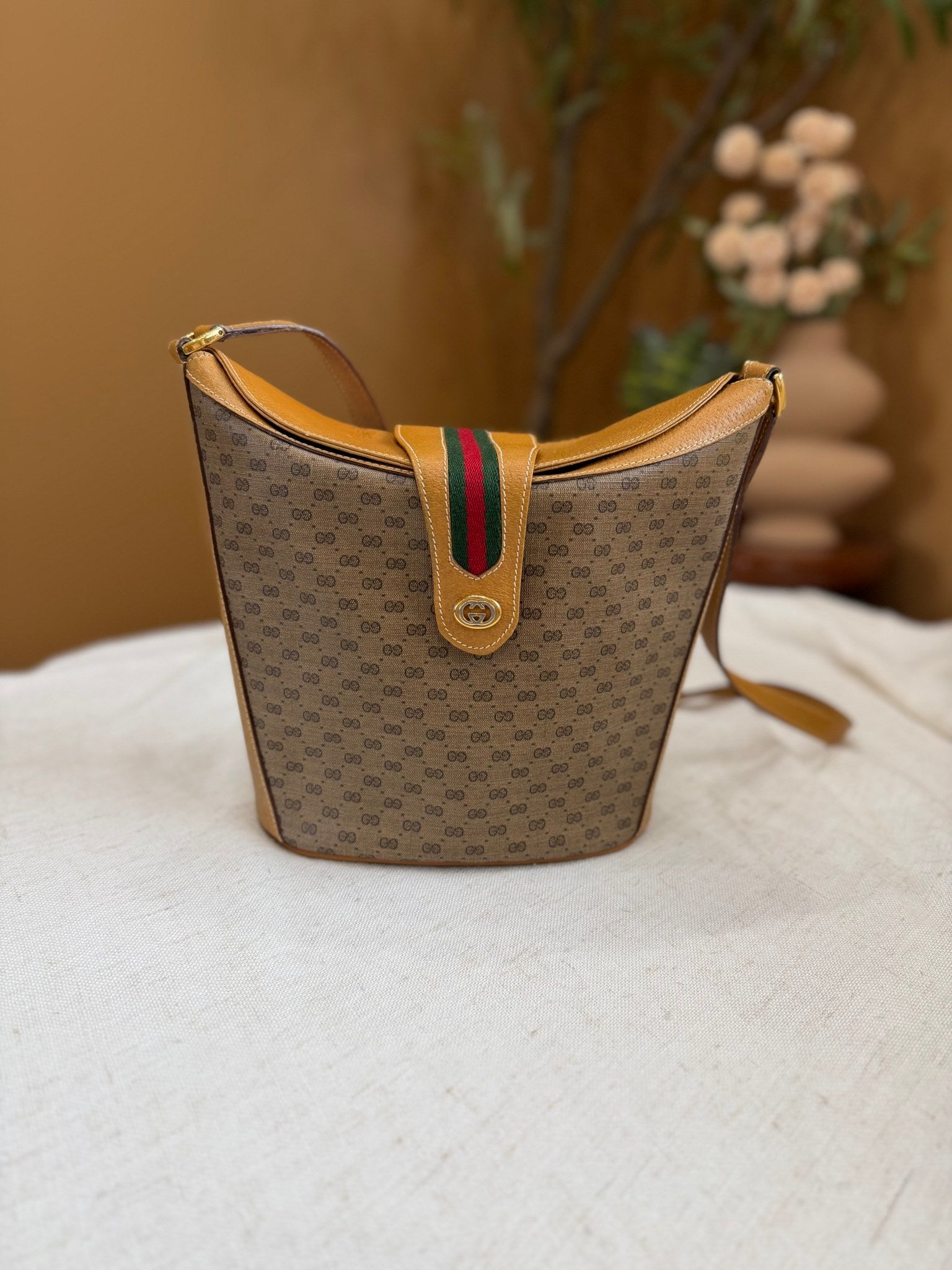 Gucci Brown Coated Canvas GG Print Vintage Bucket Bag