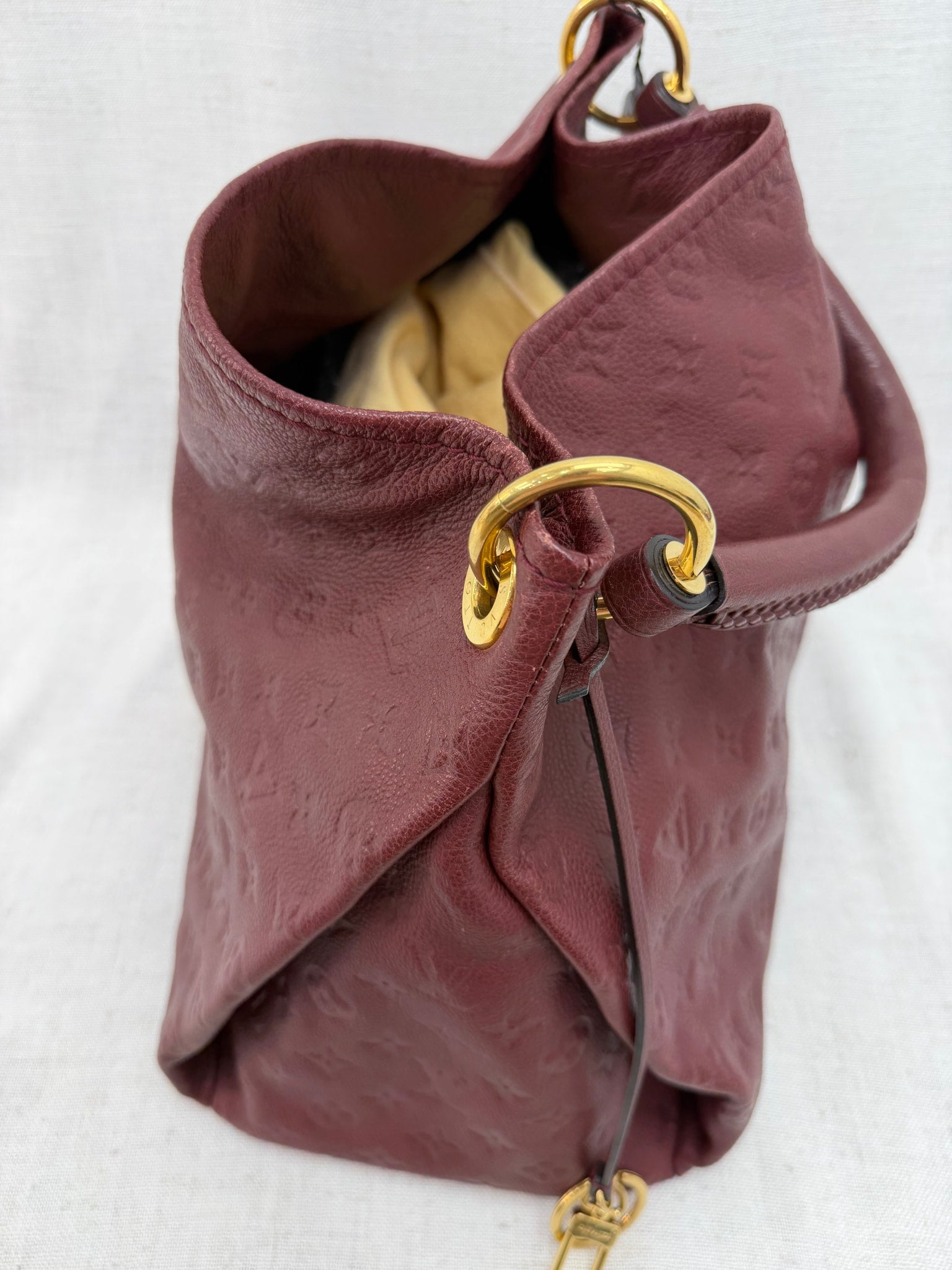 Louis Vuitton Burgundy Empreinte Artsy MM Hobo Bag