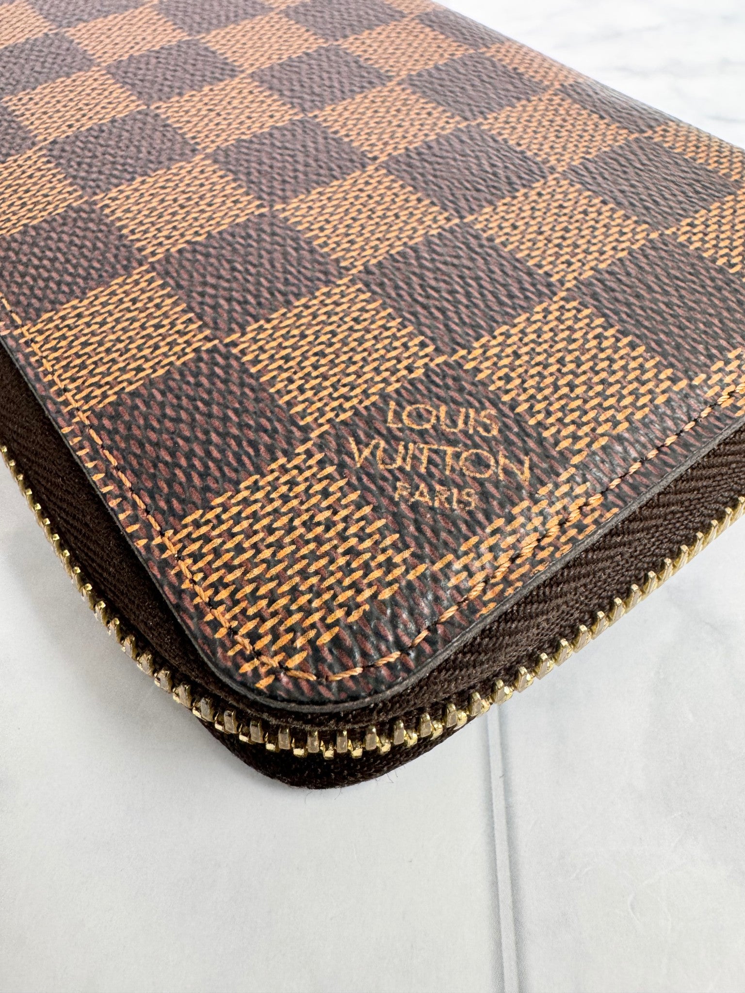 Louis Vuitton Daimer Ebene Zippy Wallet