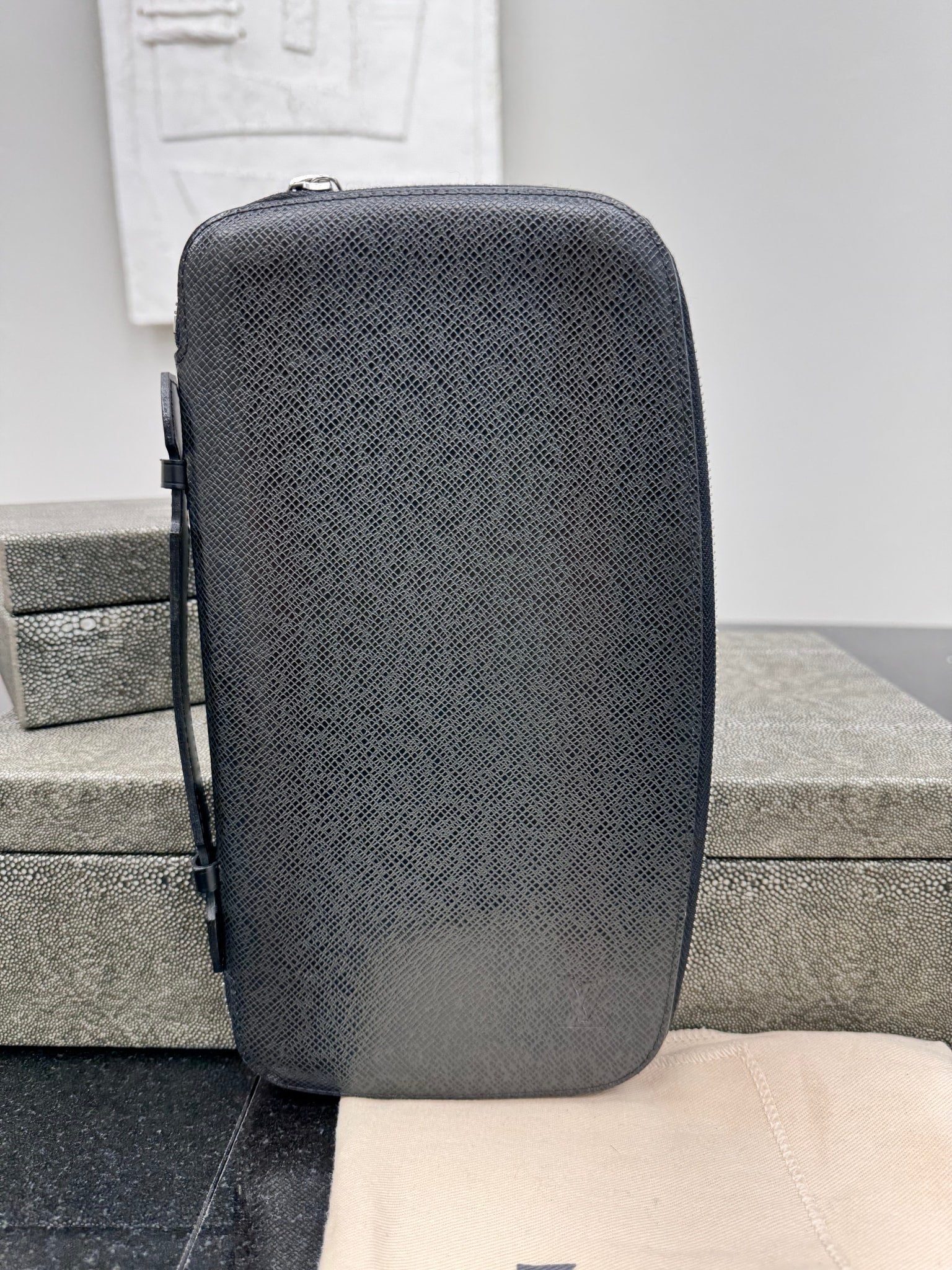 Louis Vuitton Black Taiga Leather Atoll Travel Organizer